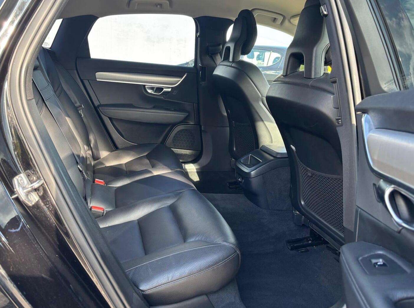 2017 VOLVO S90 2017 VOLVO S90
