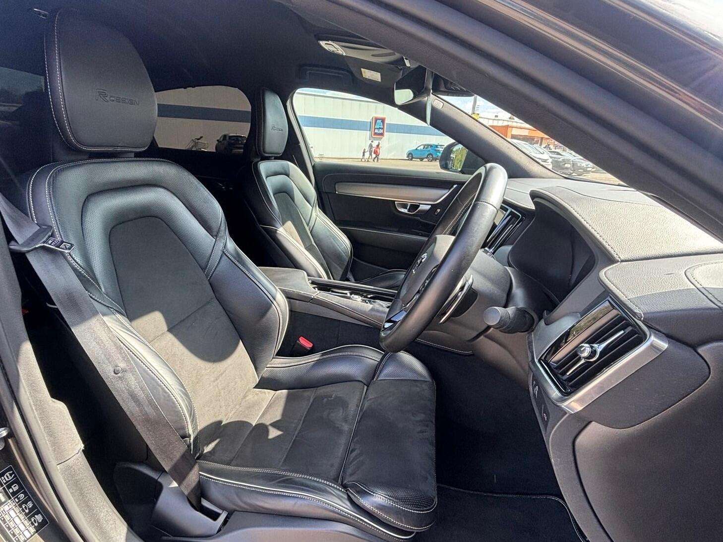 2020 VOLVO S90 2020 VOLVO S90