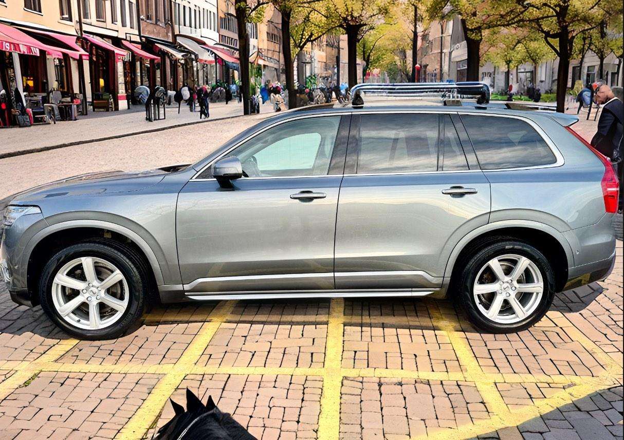 A 2018 VOLVO XC90 2.0 D5 PowerPulse Momentum Pro Auto 4WD Euro 6 (s/s) 5dr A 2018 VOLVO XC90 2.0 D5 PowerPulse Momentum Pro Auto 4WD Euro 6 (s/s) 5dr