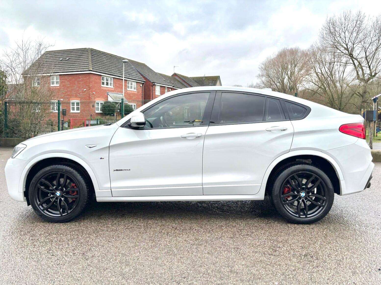 A 2017 BMW X4 2.0 20d M Sport Auto xDrive Euro 6 (s/s) 5dr A 2017 BMW X4 2.0 20d M Sport Auto xDrive Euro 6 (s/s) 5dr