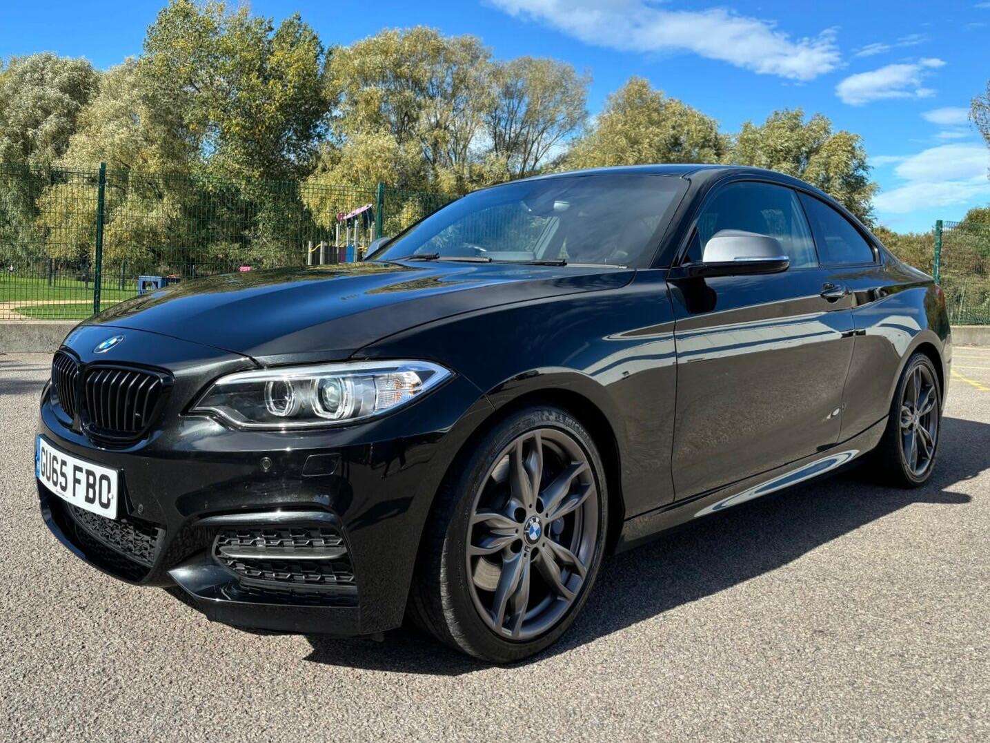 A 2015 BMW 2 SERIES 3.0 M235i Auto Euro 6 (s/s) 2dr A 2015 BMW 2 SERIES 3.0 M235i Auto Euro 6 (s/s) 2dr