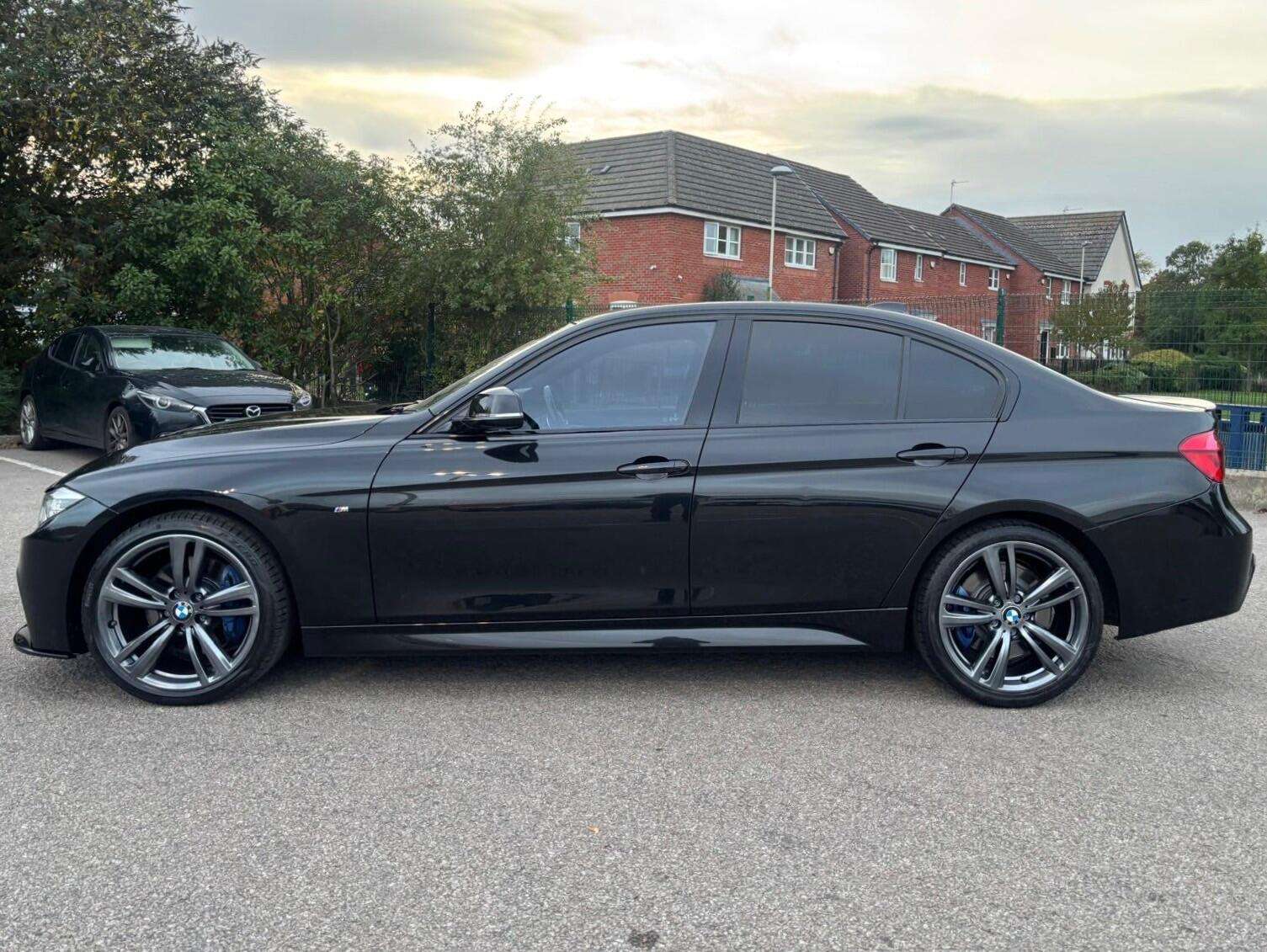 A 2016 BMW 3 SERIES 2.0 320d M Sport Auto Euro 6 (s/s) 4dr A 2016 BMW 3 SERIES 2.0 320d M Sport Auto Euro 6 (s/s) 4dr
