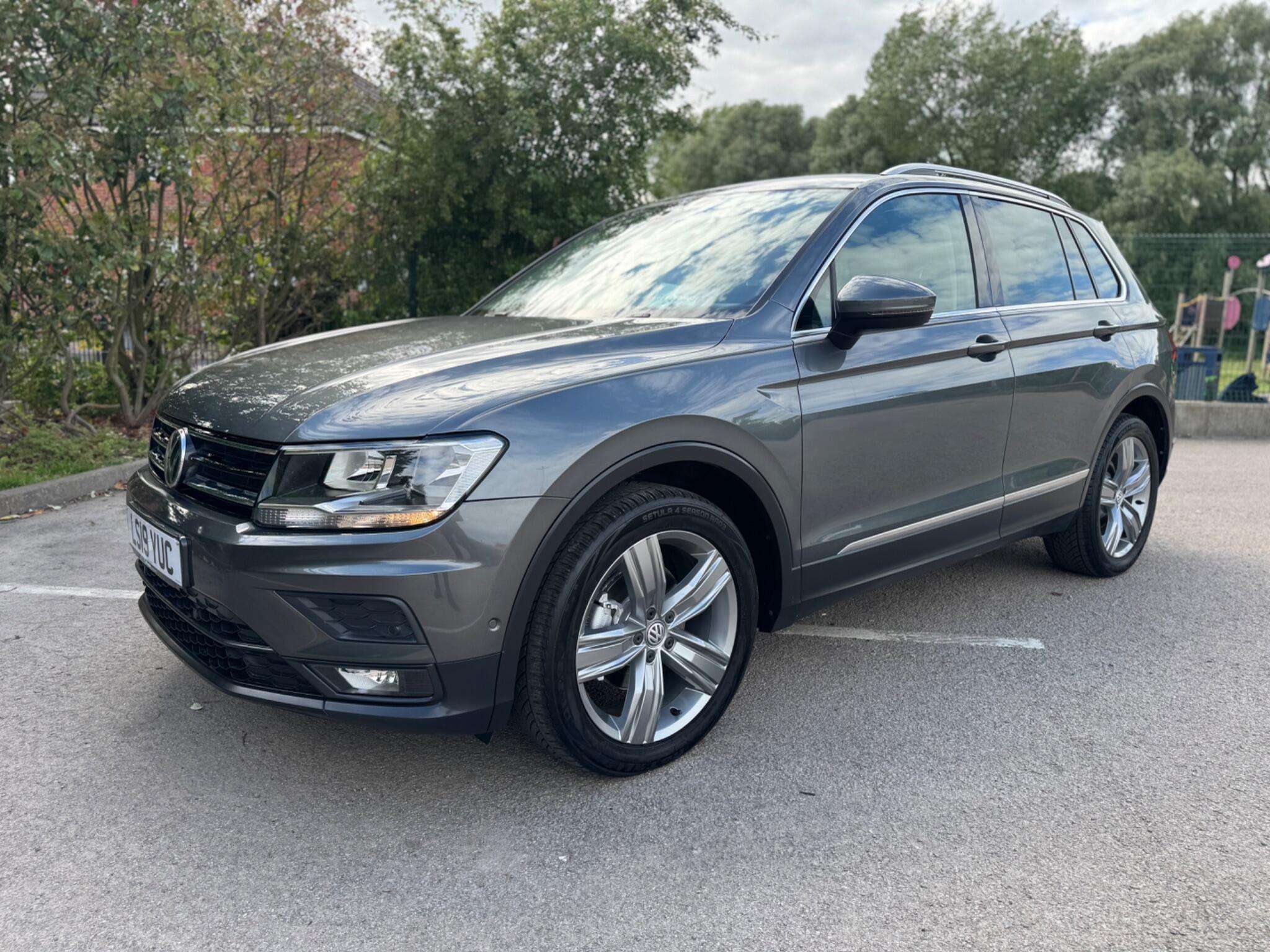 A 2019 VOLKSWAGEN TIGUAN 1.5 TSI EVO Match DSG Euro 6 (s/s) 5dr A 2019 VOLKSWAGEN TIGUAN 1.5 TSI EVO Match DSG Euro 6 (s/s) 5dr