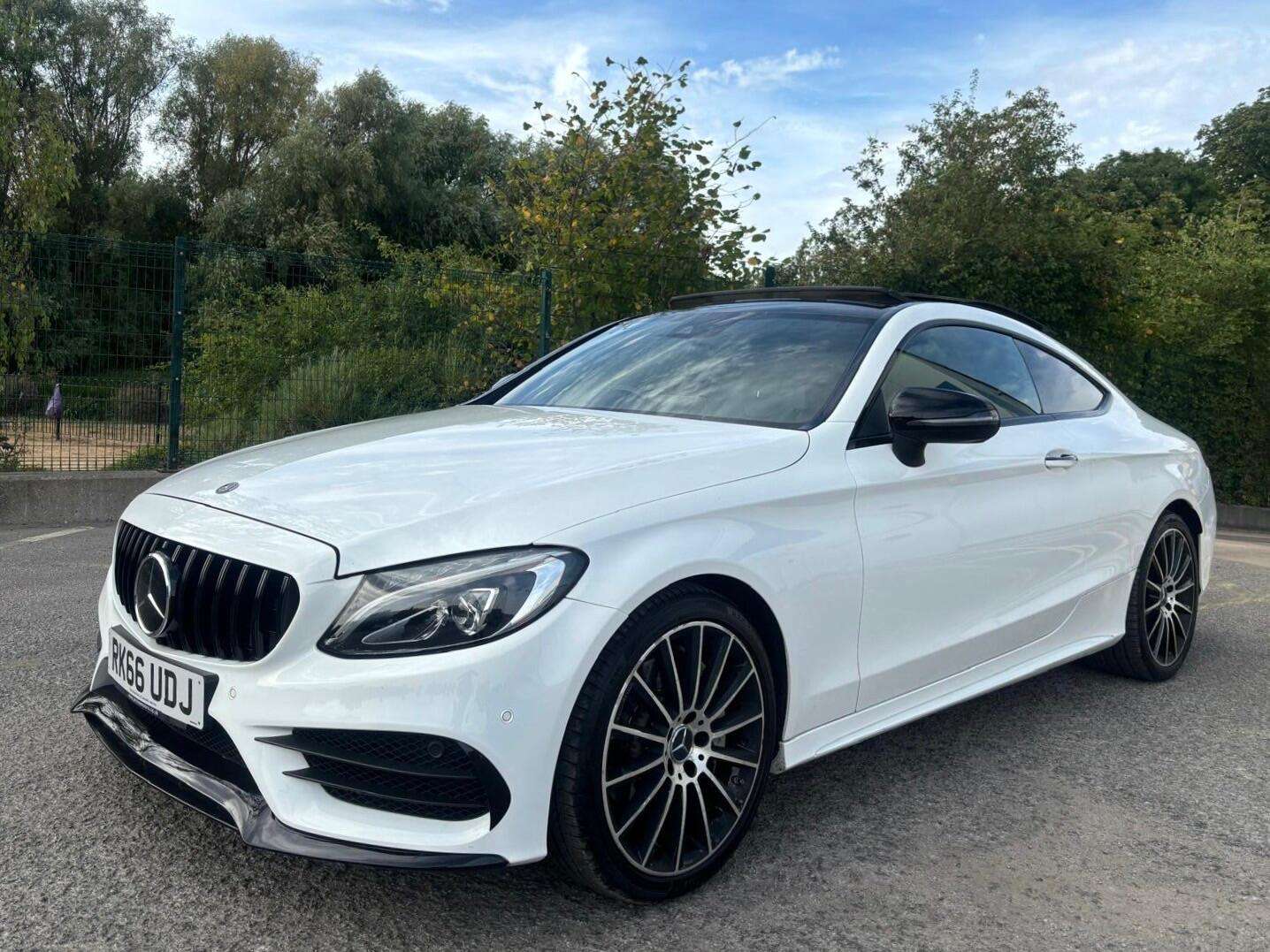 A 2016 MERCEDES-BENZ C CLASS 2.0 C200 AMG Line (Premium Plus) 7G-Tronic+ Euro 6 (s/s) 2dr A 2016 MERCEDES-BENZ C CLASS 2.0 C200 AMG Line (Premium Plus) 7G-Tronic+ Euro 6 (s/s) 2dr