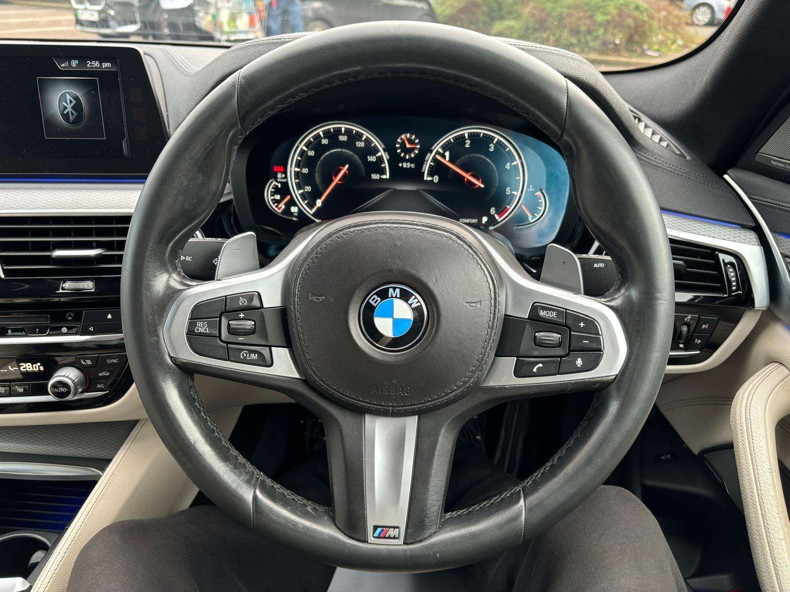 A 2017 BMW 5 SERIES 2.0 520d M Sport Auto Euro 6 (s/s) 4dr A 2017 BMW 5 SERIES 2.0 520d M Sport Auto Euro 6 (s/s) 4dr