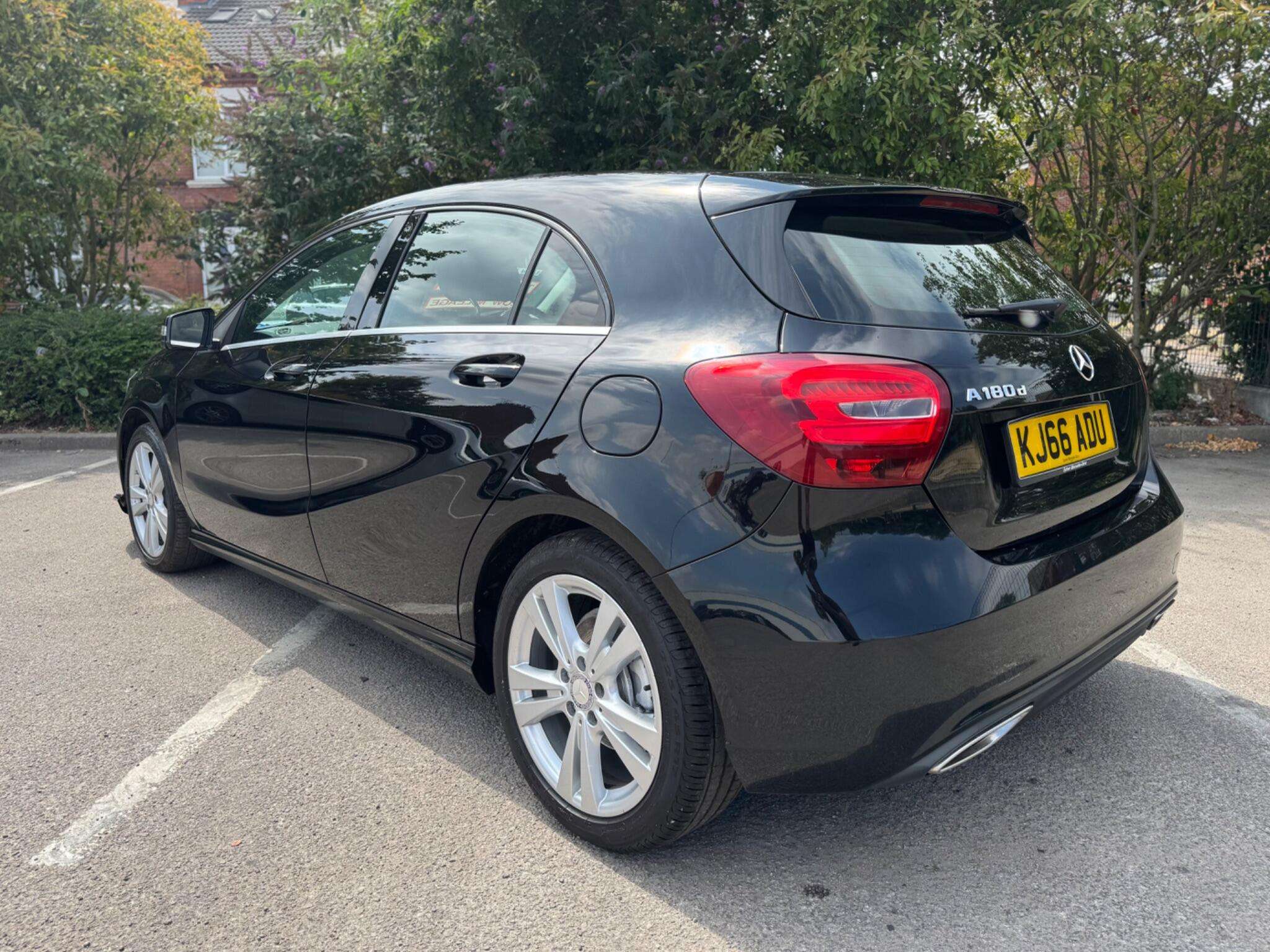 A 2017 MERCEDES-BENZ A CLASS 1.5 A180d Sport Euro 6 (s/s) 5dr A 2017 MERCEDES-BENZ A CLASS 1.5 A180d Sport Euro 6 (s/s) 5dr