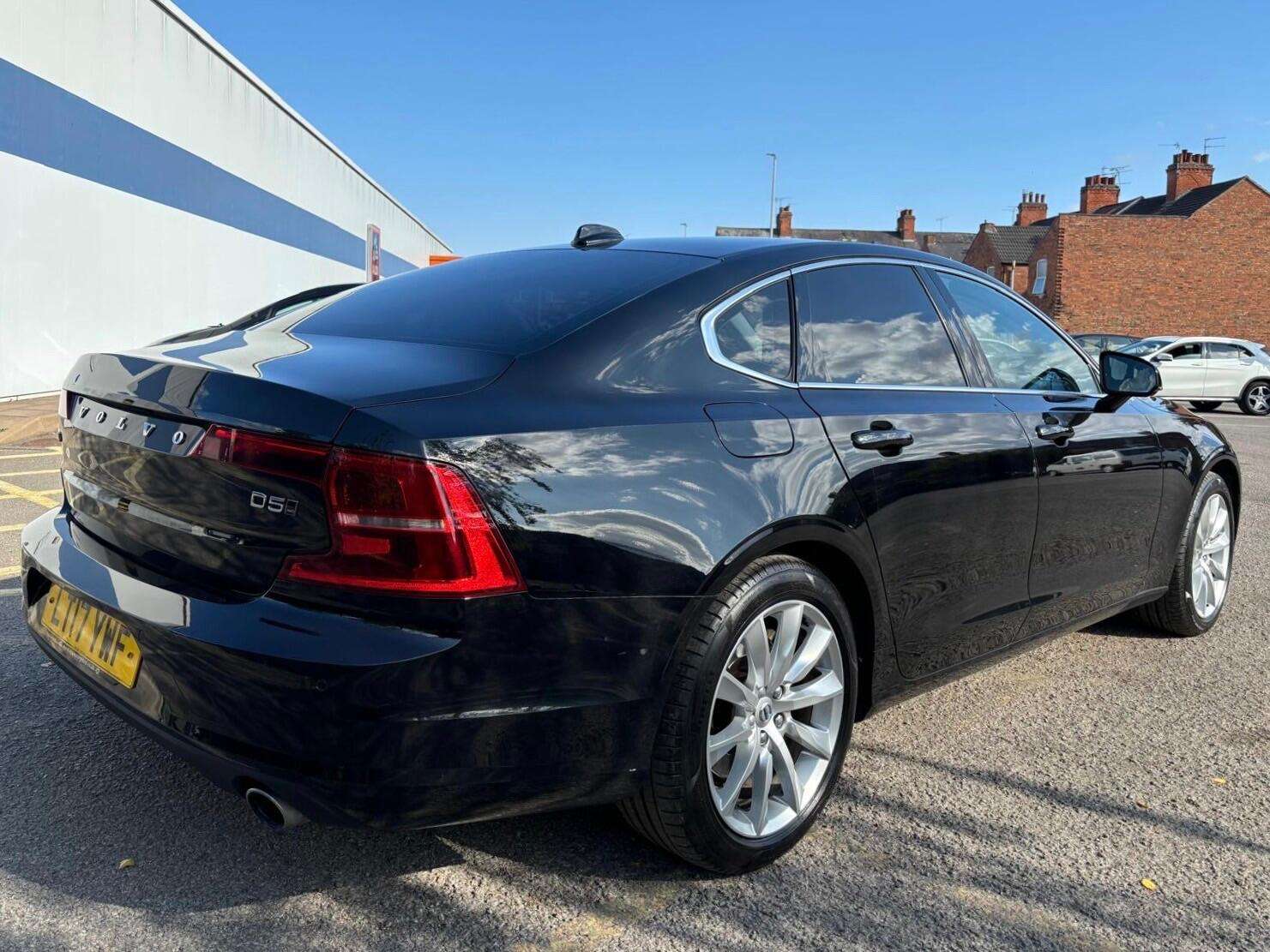 2017 VOLVO S90 2017 VOLVO S90