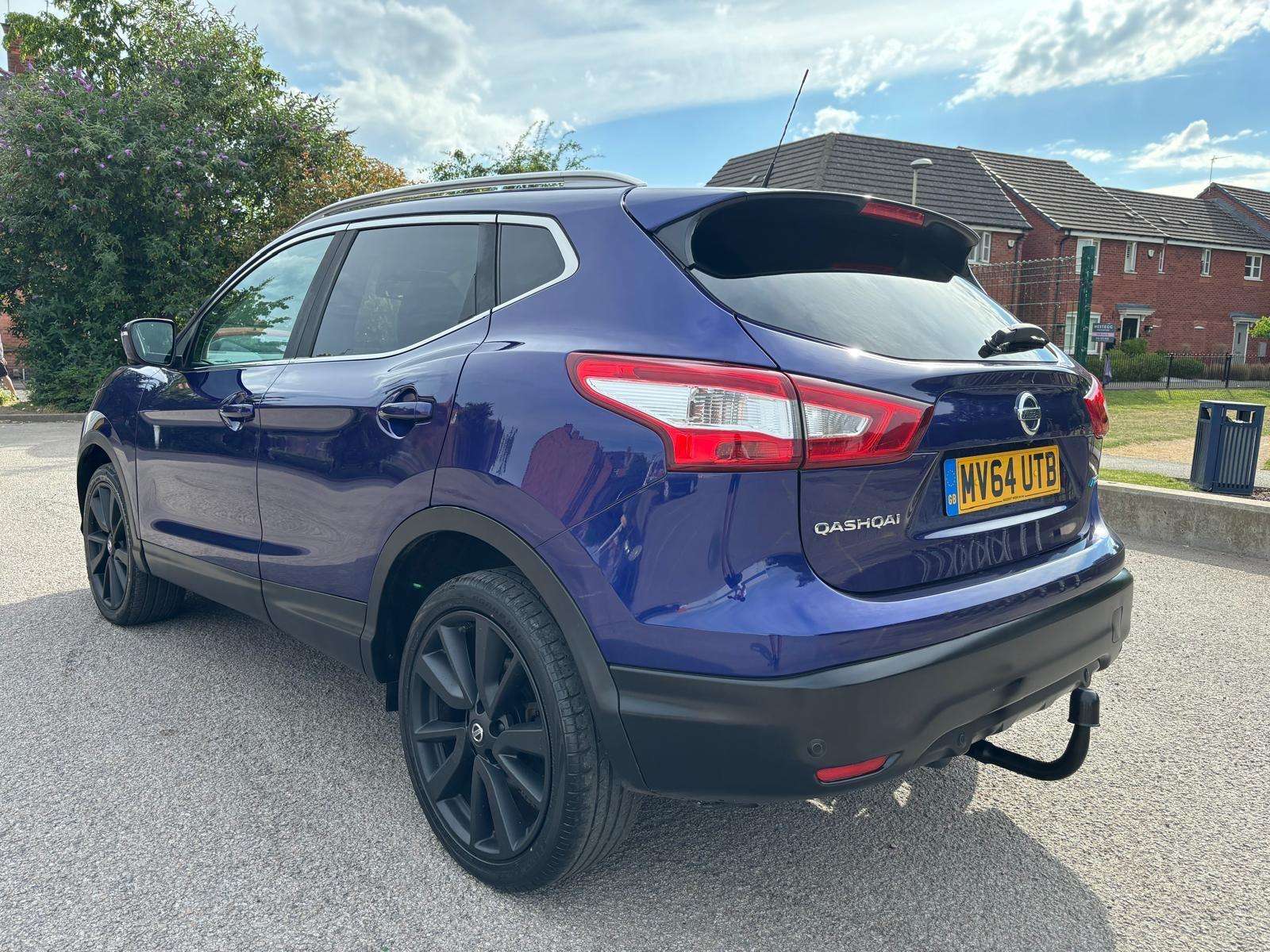 A 2014 NISSAN QASHQAI 1.5 dCi Tekna 2WD Euro 5 (s/s) 5dr A 2014 NISSAN QASHQAI 1.5 dCi Tekna 2WD Euro 5 (s/s) 5dr