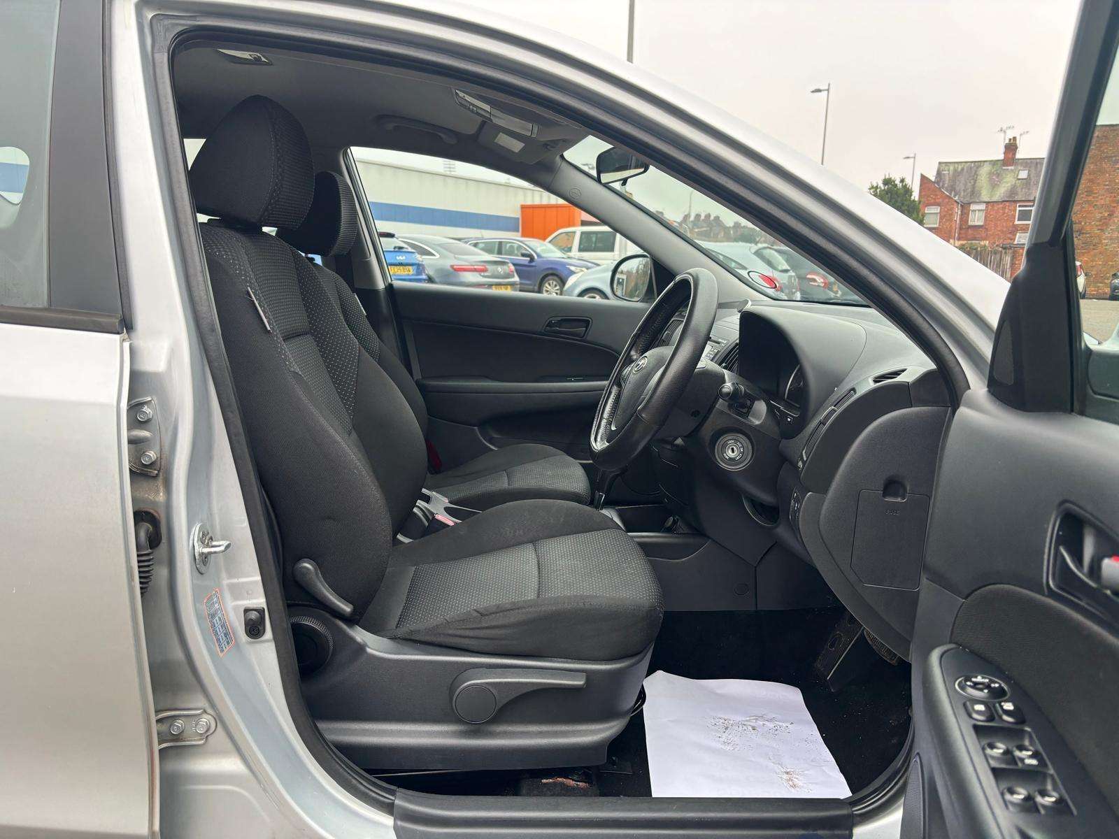 2010 HYUNDAI I30 2010 HYUNDAI I30