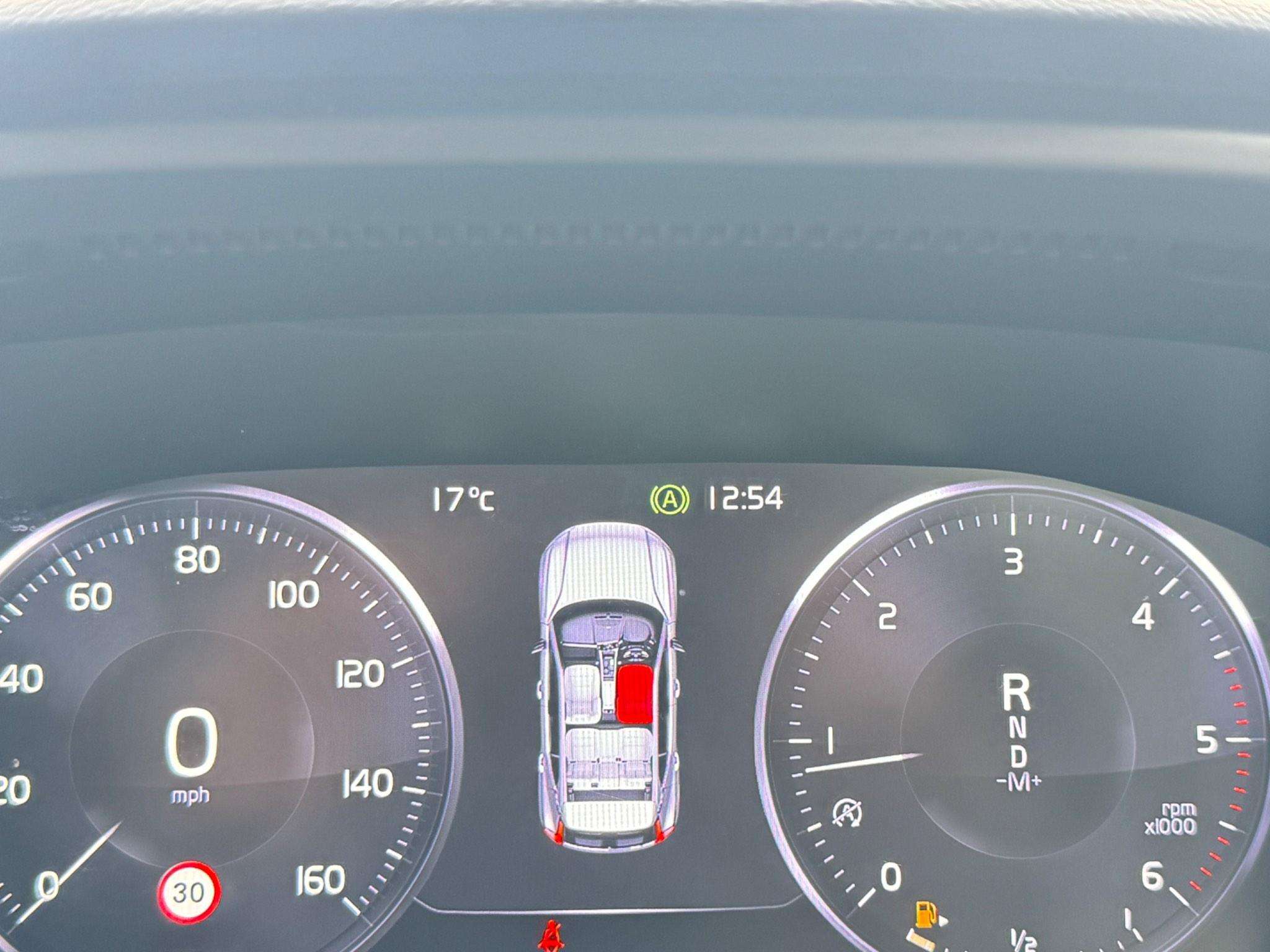 2020 VOLVO XC40 2020 VOLVO XC40