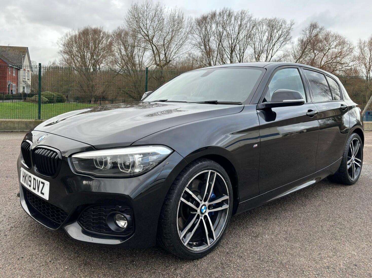 A 2019 BMW 1 SERIES 1.5 118i GPF M Sport Shadow Edition Auto Euro 6 (s/s) 5dr A 2019 BMW 1 SERIES 1.5 118i GPF M Sport Shadow Edition Auto Euro 6 (s/s) 5dr