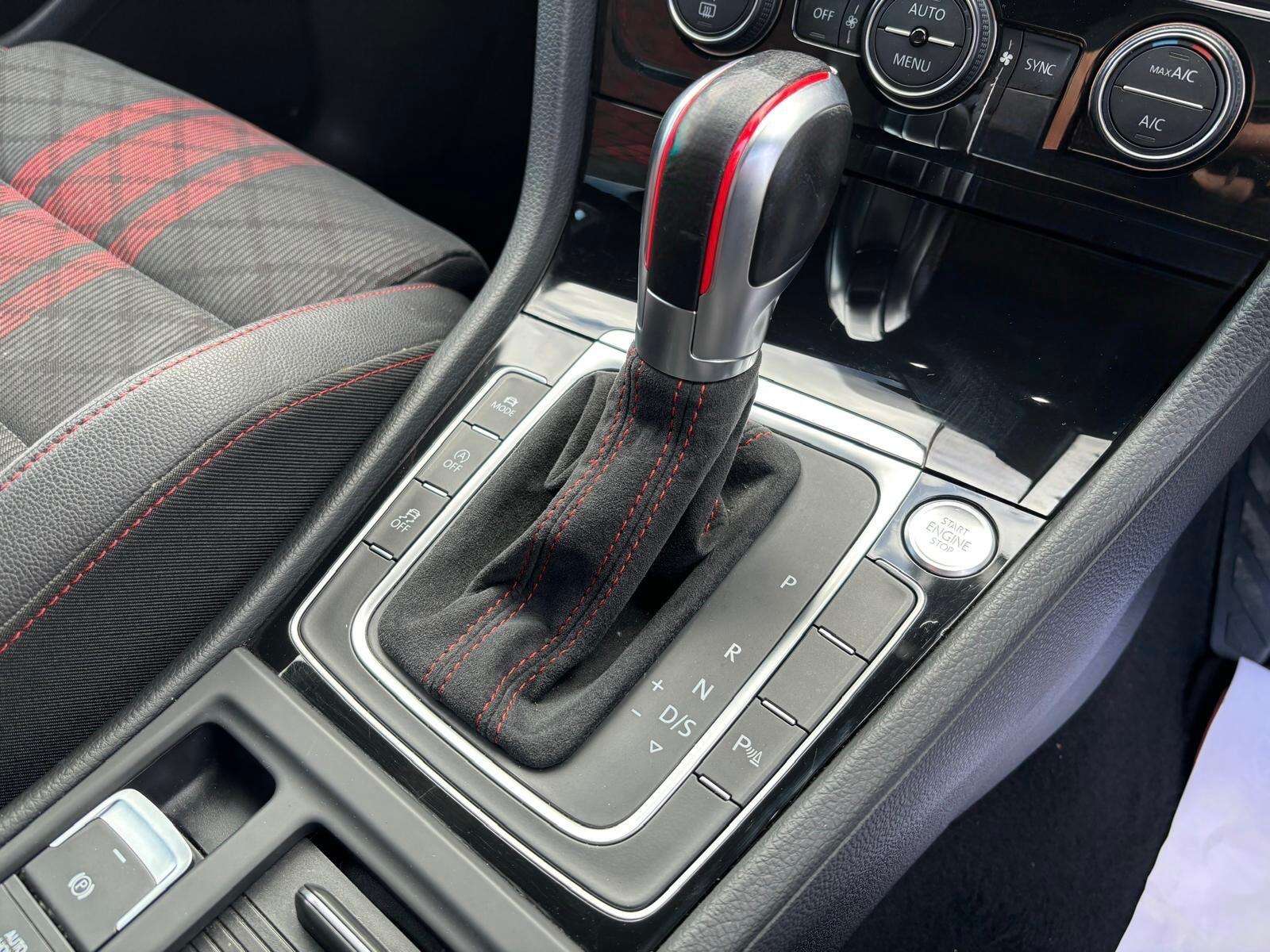 2019 VOLKSWAGEN GOLF 2019 VOLKSWAGEN GOLF