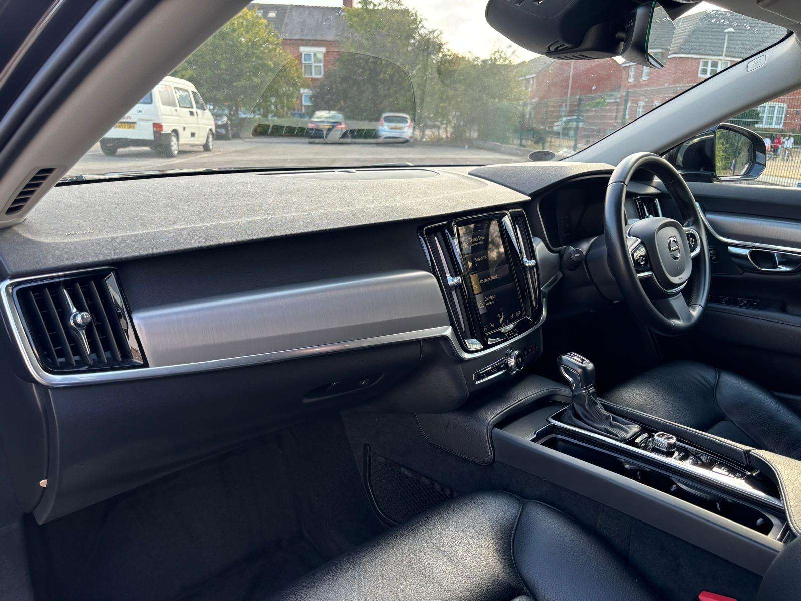 2017 VOLVO S90 2017 VOLVO S90