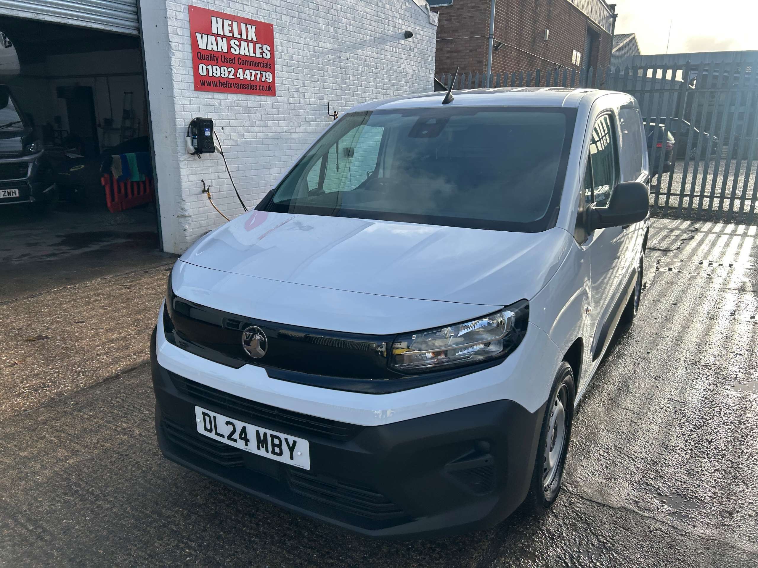 A 2024 VAUXHALL COMBO 1.5 Turbo D 2300 Prime Panel Van 5dr Diesel Manual SWB Euro 6 (s/s) (100 ps) A 2024 VAUXHALL COMBO 1.5 Turbo D 2300 Prime Panel Van 5dr Diesel Manual SWB Euro 6 (s/s) (100 ps)
