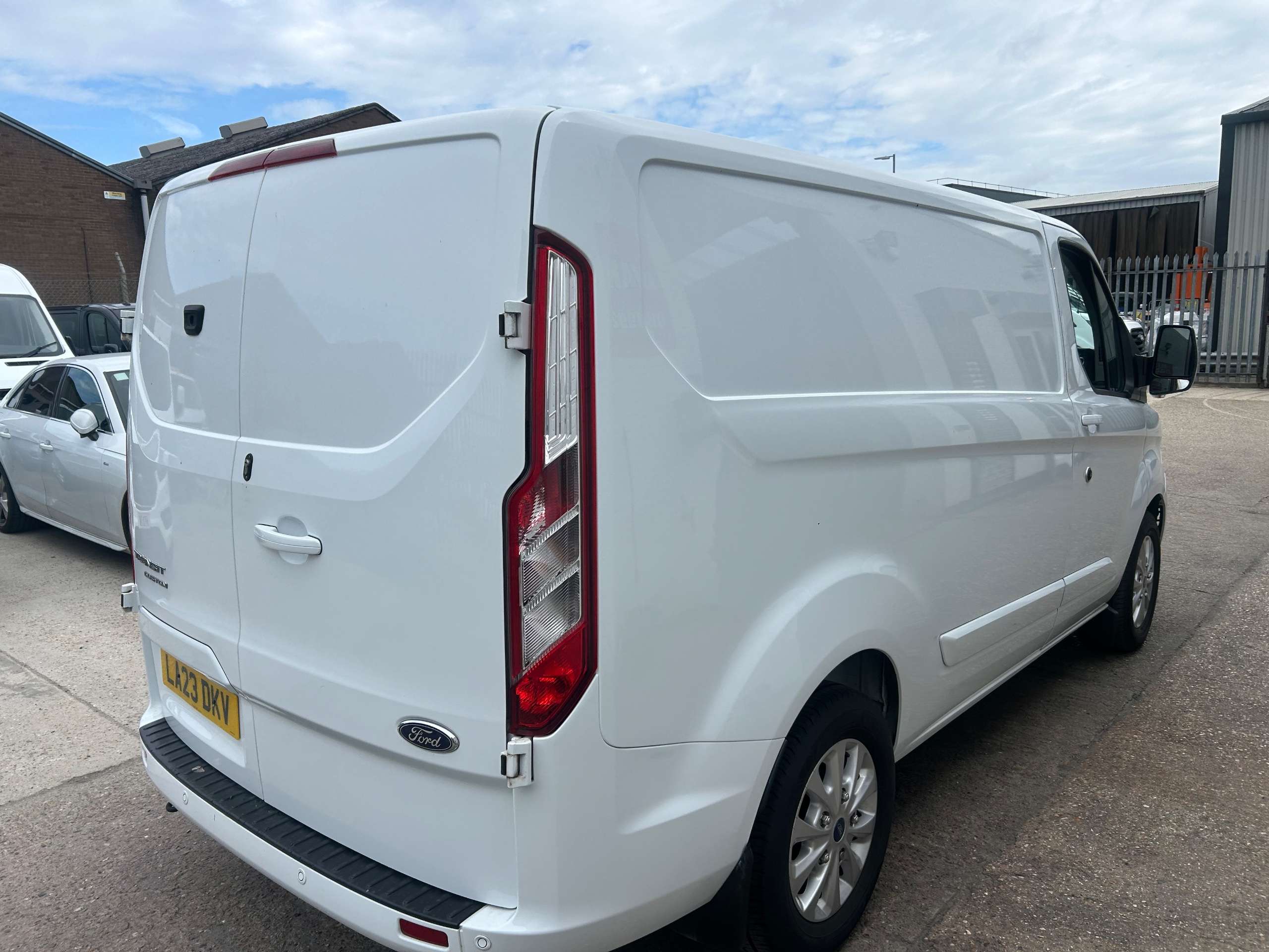 A 2023 FORD TRANSIT CUSTOM 2.0 300 EcoBlue Limited Panel Van 5dr Diesel Manual L1 H1 Euro 6 (s/s) (130 ps) A 2023 FORD TRANSIT CUSTOM 2.0 300 EcoBlue Limited Panel Van 5dr Diesel Manual L1 H1 Euro 6 (s/s) (130 ps)