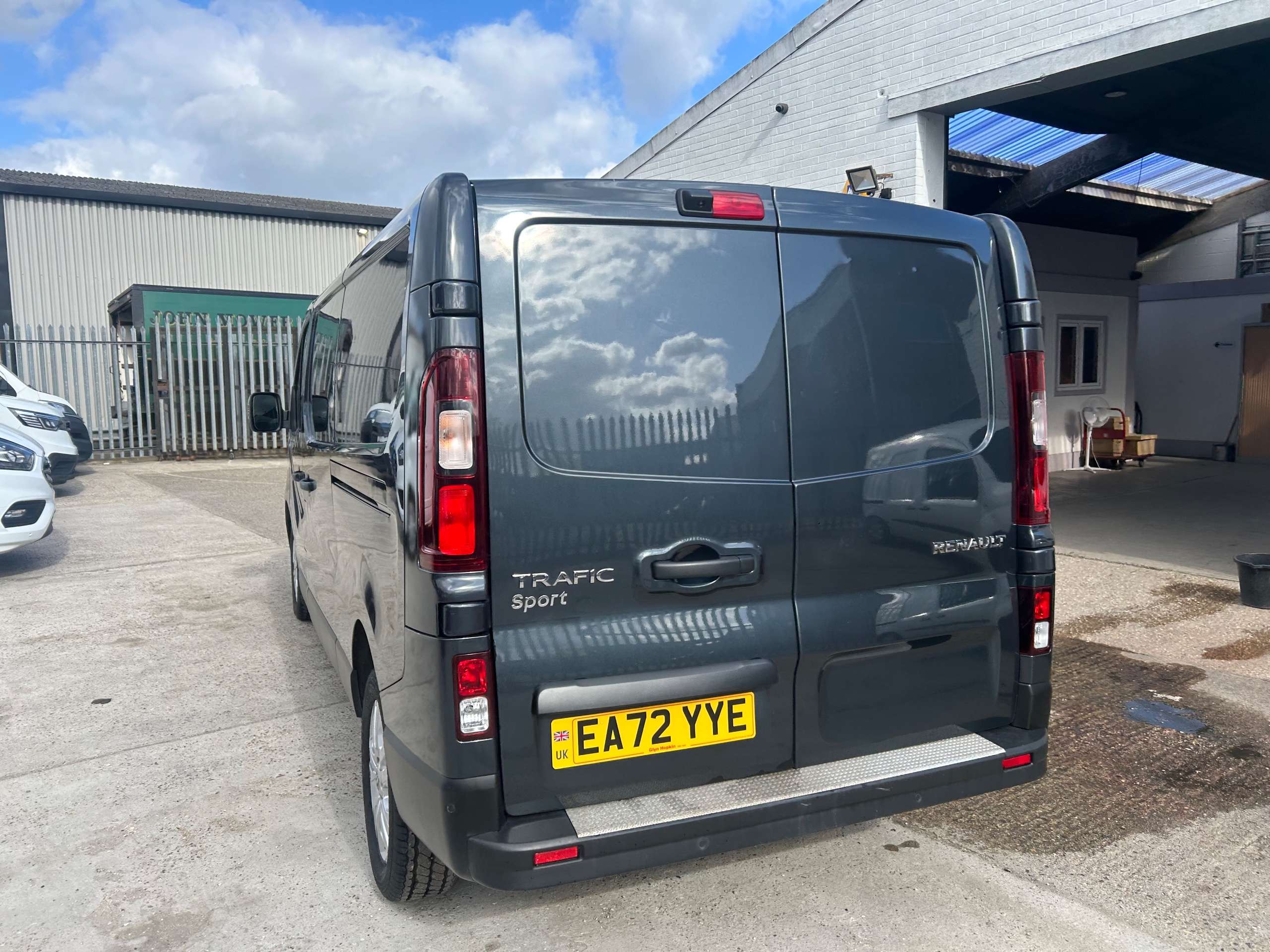 2023 RENAULT TRAFIC 2023 RENAULT TRAFIC