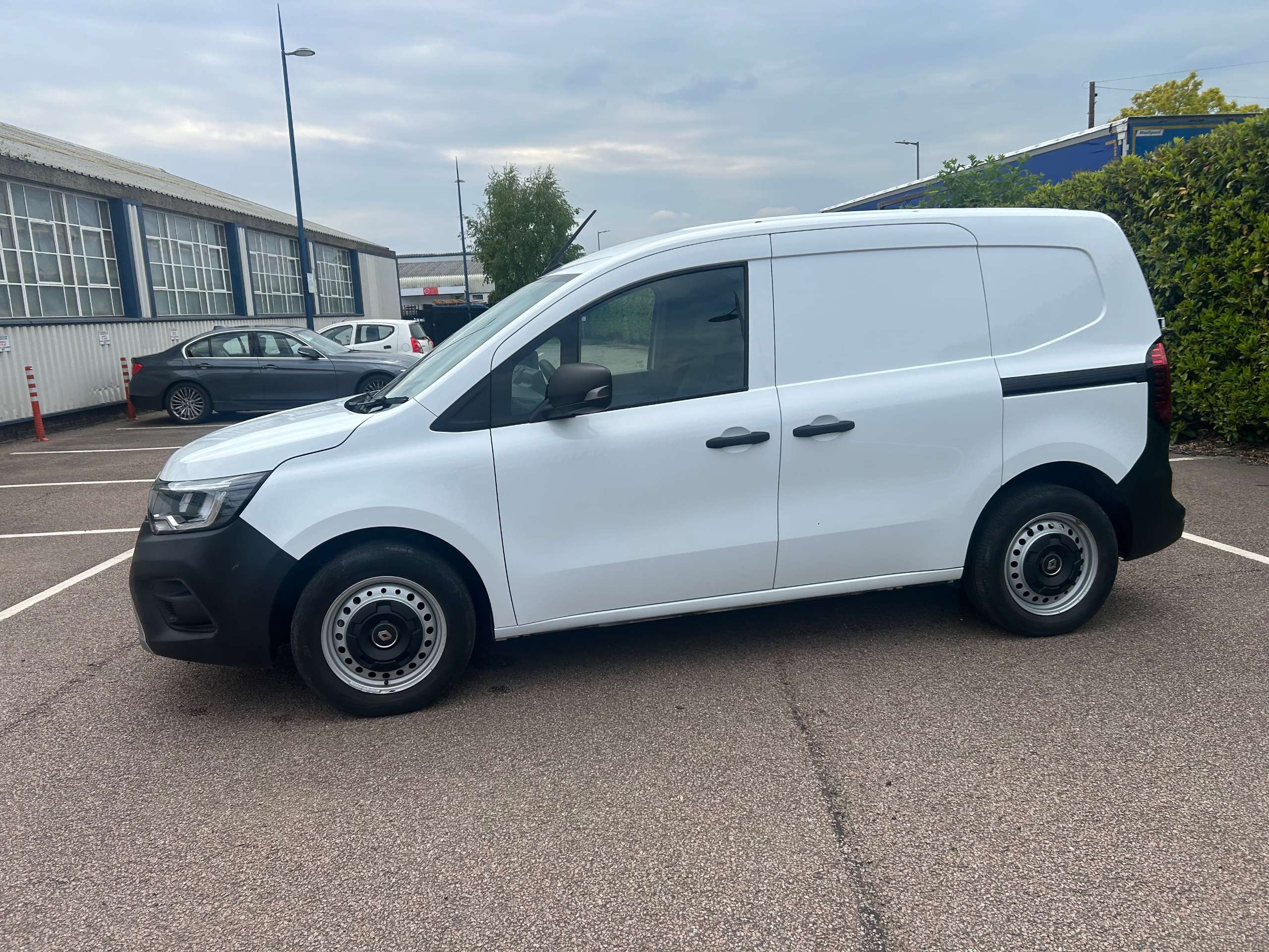 2024 RENAULT KANGOO 2024 RENAULT KANGOO