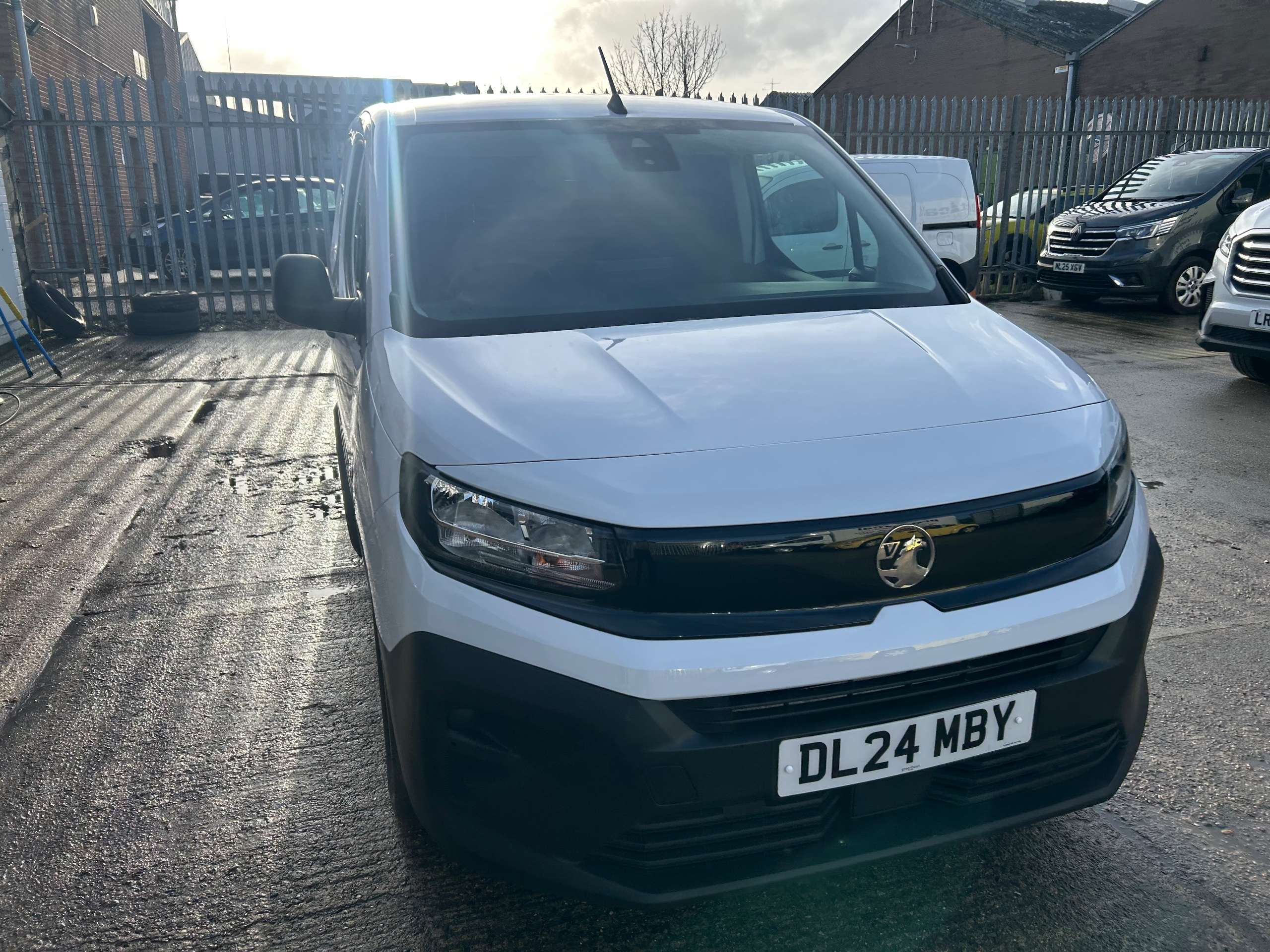 A 2024 VAUXHALL COMBO 1.5 Turbo D 2300 Prime Panel Van 5dr Diesel Manual SWB Euro 6 (s/s) (100 ps) A 2024 VAUXHALL COMBO 1.5 Turbo D 2300 Prime Panel Van 5dr Diesel Manual SWB Euro 6 (s/s) (100 ps)