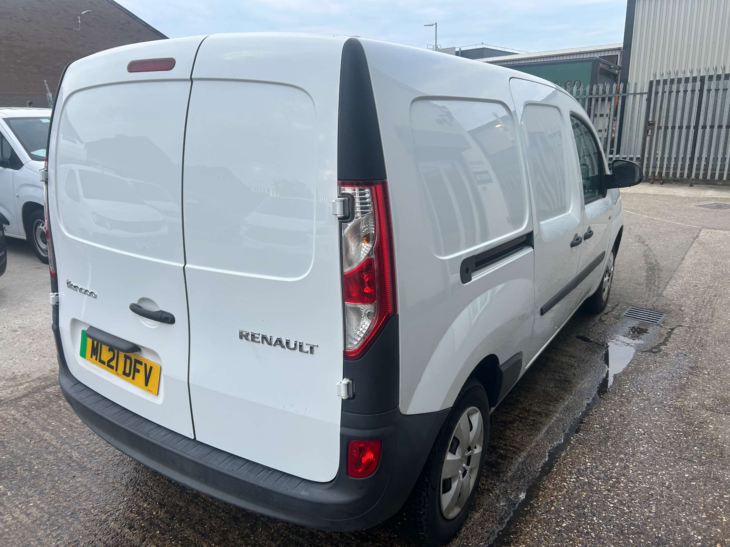 A 2021 RENAULT KANGOO ZE LL21 33kWh Business Panel Van 4dr Electric Auto L3 H1 (i) (60 ps) A 2021 RENAULT KANGOO ZE LL21 33kWh Business Panel Van 4dr Electric Auto L3 H1 (i) (60 ps)