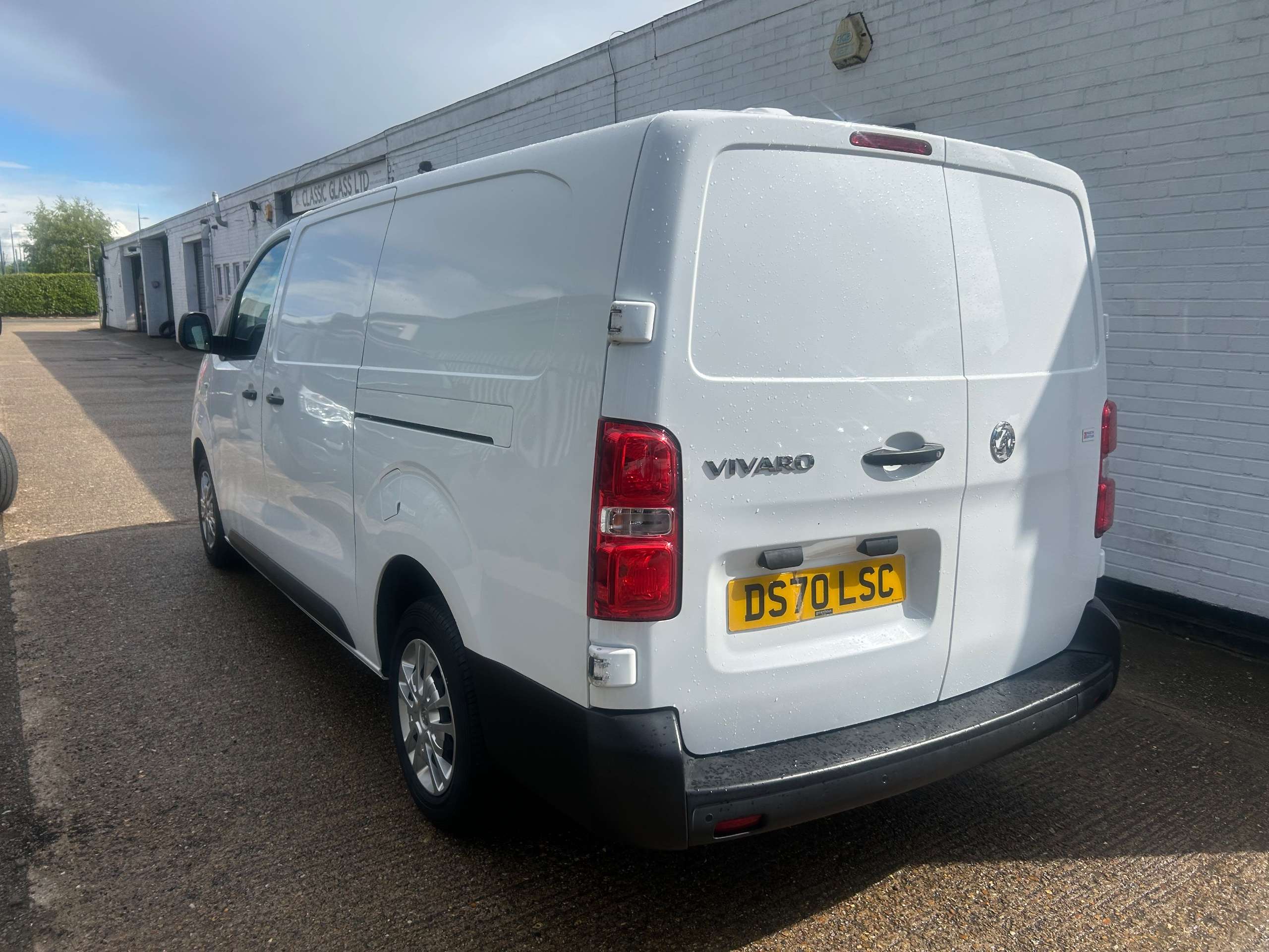A 2020 VAUXHALL VIVARO 1.5 Turbo D 2900 Dynamic Panel Van 6dr Diesel Manual L2 H1 Euro 6 (s/s) (100 ps) A 2020 VAUXHALL VIVARO 1.5 Turbo D 2900 Dynamic Panel Van 6dr Diesel Manual L2 H1 Euro 6 (s/s) (100 ps)