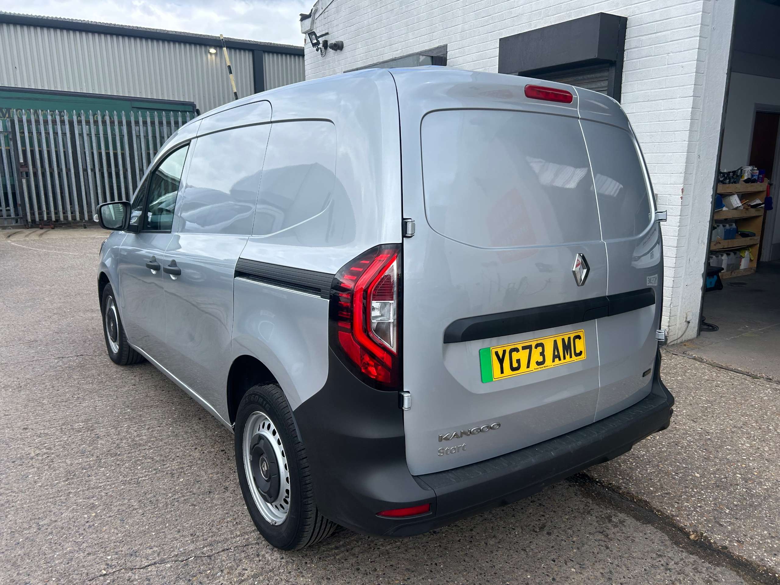 A 2024 RENAULT KANGOO E-Tech ML19 45kWh Start Panel Van 6dr Electric Auto MWB (120 ps) A 2024 RENAULT KANGOO E-Tech ML19 45kWh Start Panel Van 6dr Electric Auto MWB (120 ps)