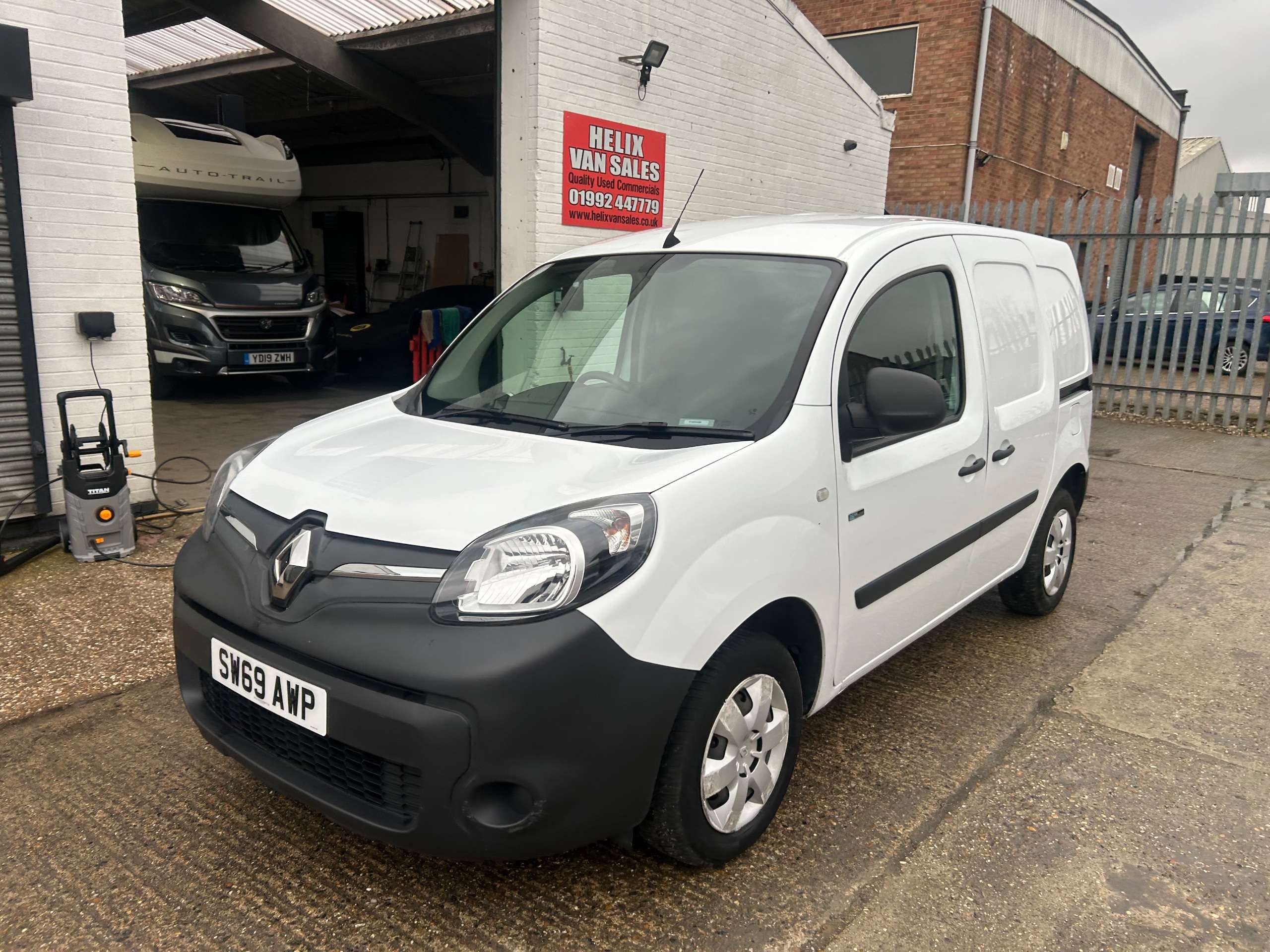 A 2019 RENAULT KANGOO ZE ML20 33kWh Business Panel Van 4dr Electric Auto MWB (i) (60 ps) A 2019 RENAULT KANGOO ZE ML20 33kWh Business Panel Van 4dr Electric Auto MWB (i) (60 ps)