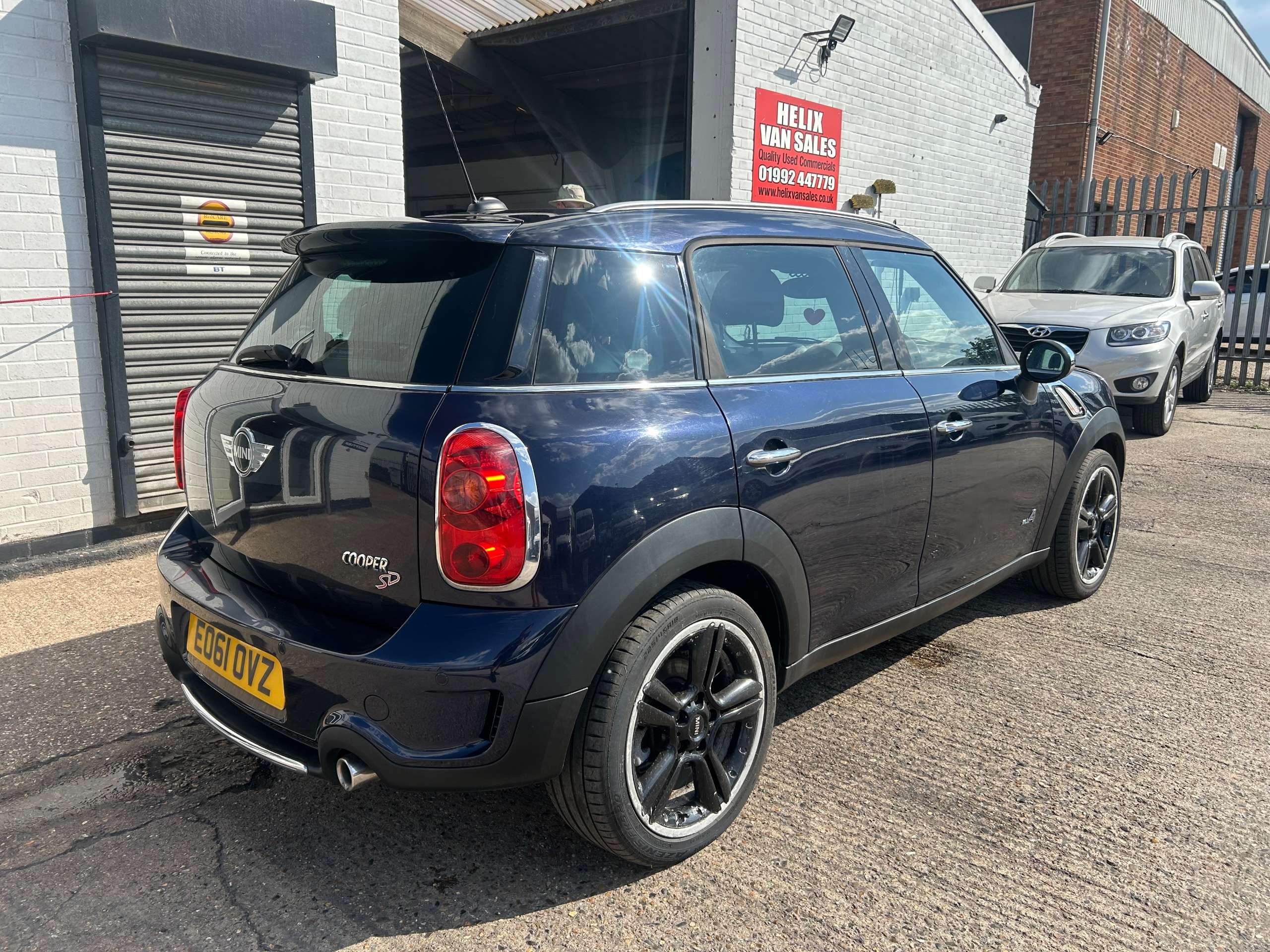 A 2011 MINI COUNTRYMAN 2.0 Cooper SD SUV 5dr Diesel Auto ALL4 Euro 5 (143 ps) A 2011 MINI COUNTRYMAN 2.0 Cooper SD SUV 5dr Diesel Auto ALL4 Euro 5 (143 ps)