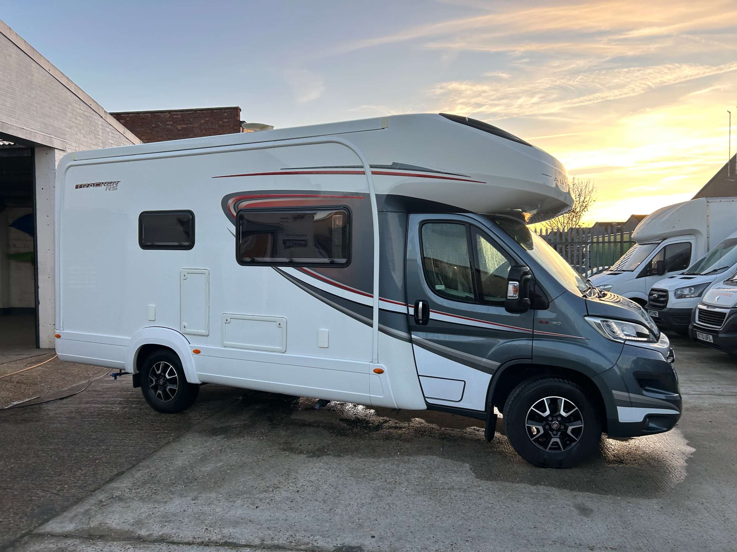 2019 AUTO-TRAIL TRACKER RS 2019 AUTO-TRAIL TRACKER RS