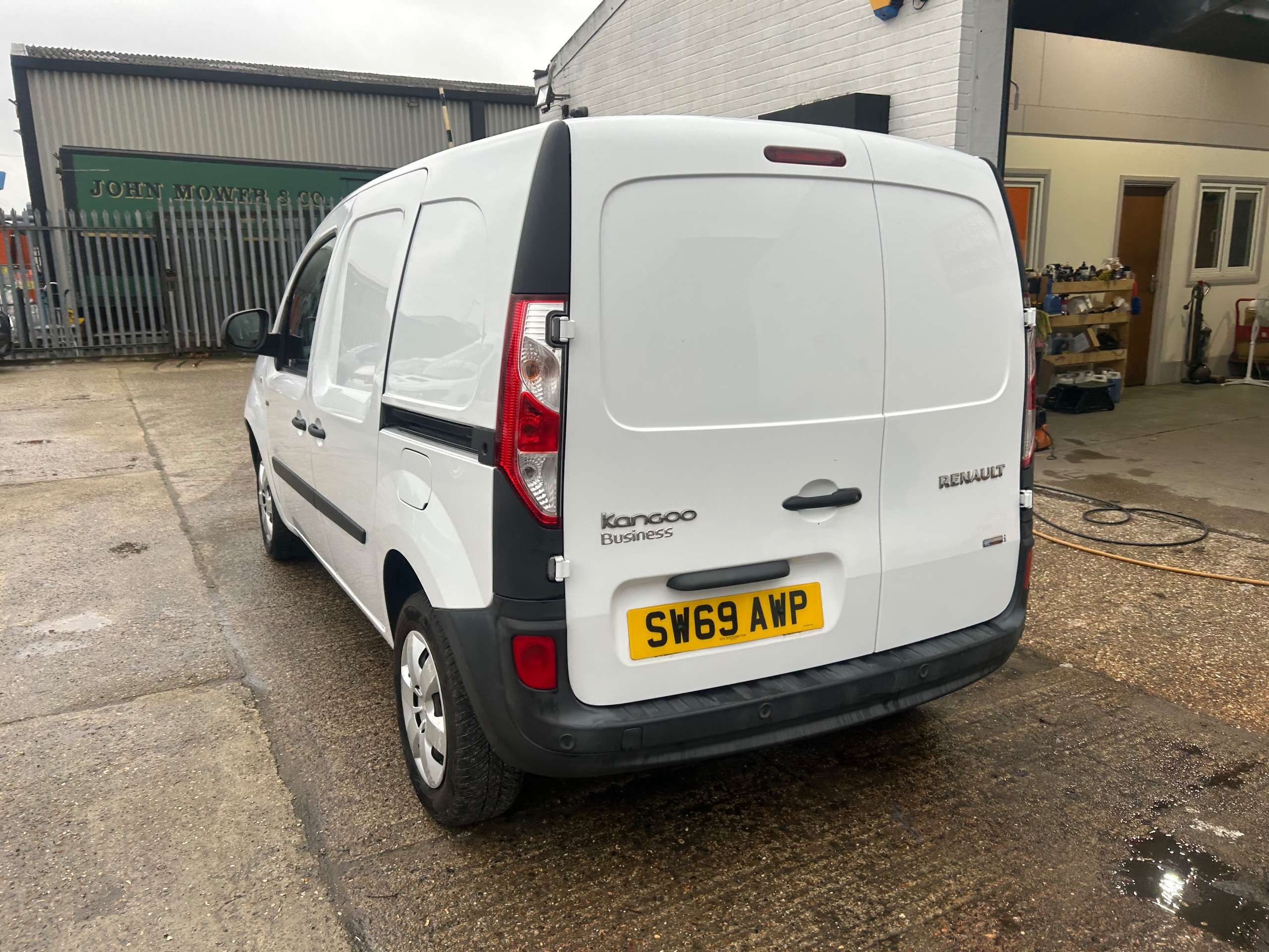A 2019 RENAULT KANGOO ZE ML20 33kWh Business Panel Van 4dr Electric Auto MWB (i) (60 ps) A 2019 RENAULT KANGOO ZE ML20 33kWh Business Panel Van 4dr Electric Auto MWB (i) (60 ps)