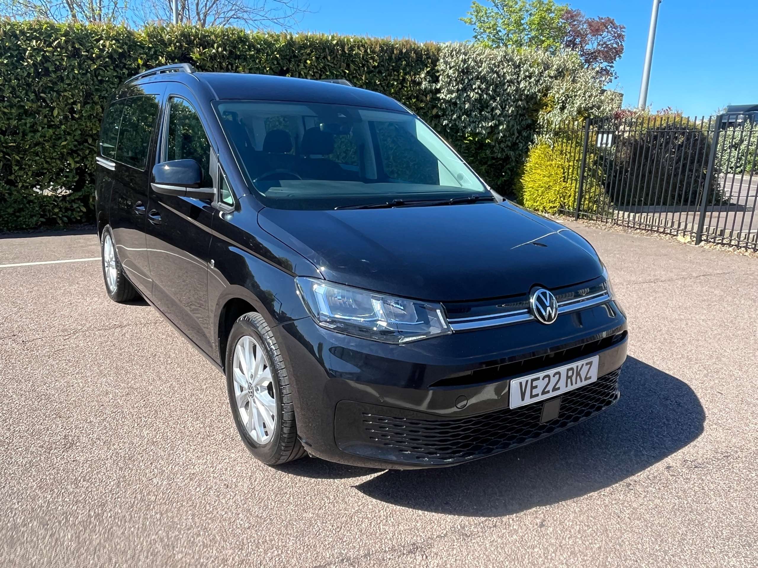A 2022 VOLKSWAGEN CADDY MAXI 2.0 TDI Life MPV 5dr Diesel Manual Euro 6 (s/s) (102 ps) A 2022 VOLKSWAGEN CADDY MAXI 2.0 TDI Life MPV 5dr Diesel Manual Euro 6 (s/s) (102 ps)