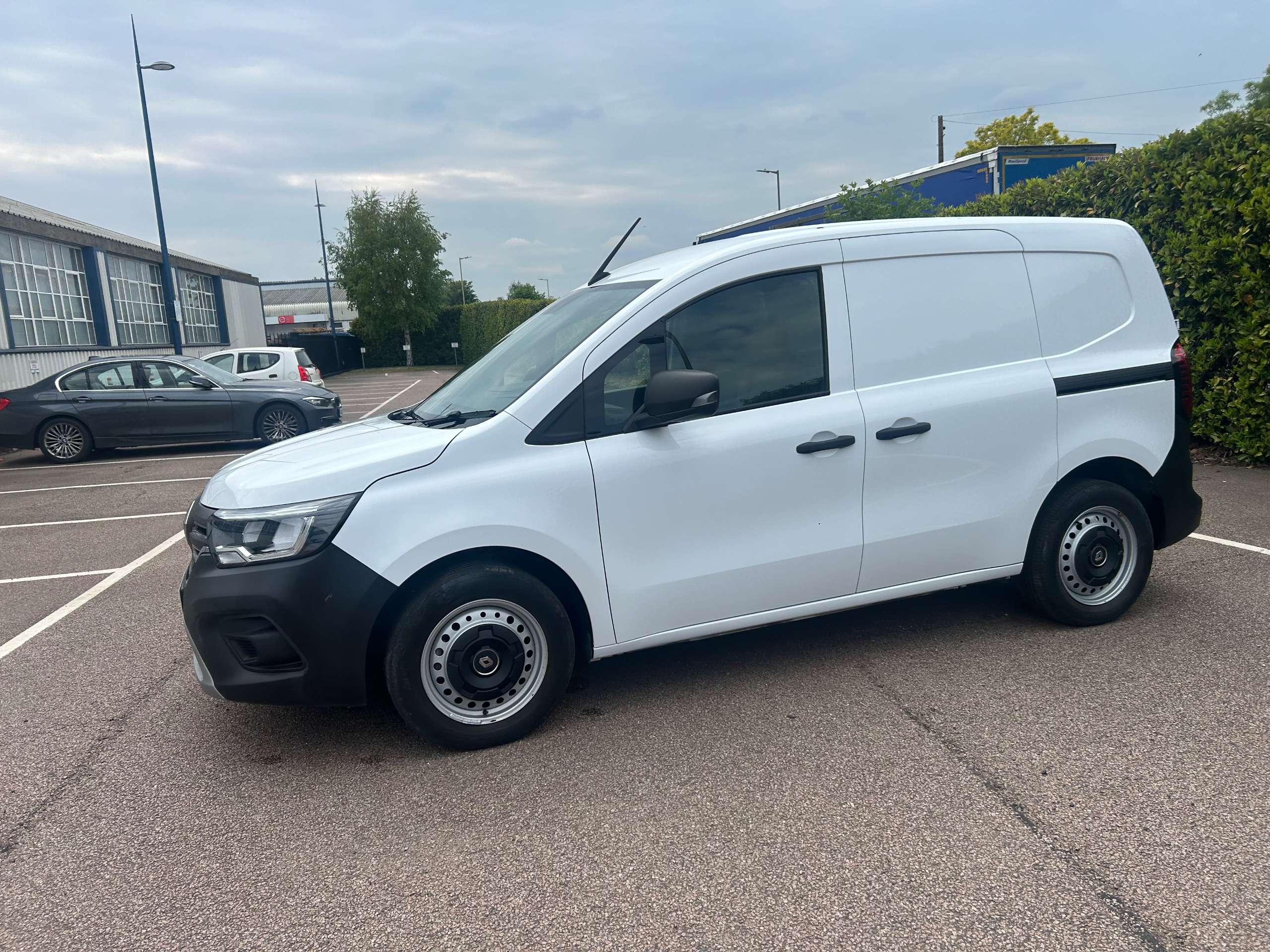 2024 RENAULT KANGOO 2024 RENAULT KANGOO