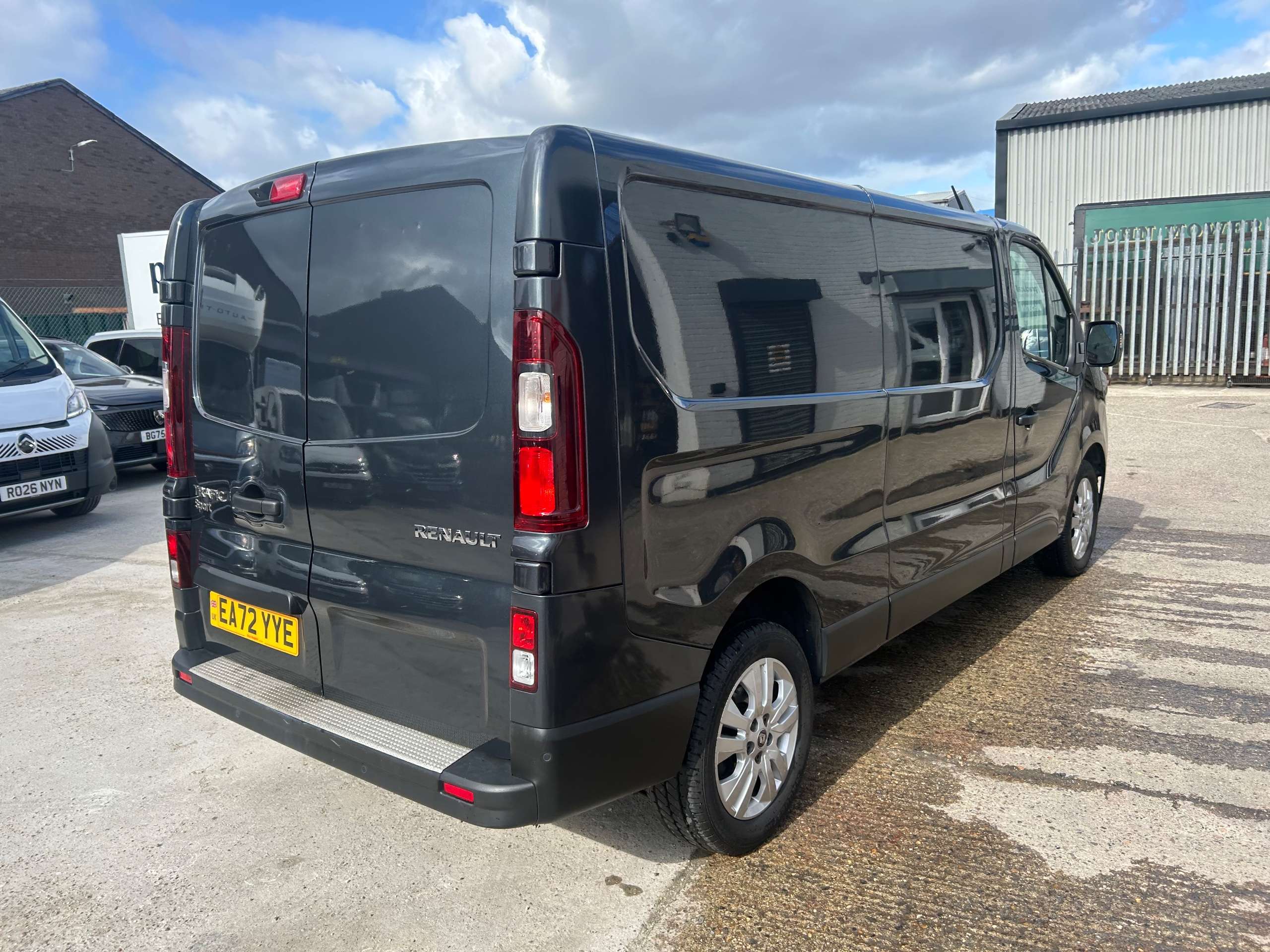 A 2023 RENAULT TRAFIC 2.0 dCi Blue LL30 Sport Panel Van 5dr Diesel EDC L2 H1 Euro 6 (s/s) (150 ps) A 2023 RENAULT TRAFIC 2.0 dCi Blue LL30 Sport Panel Van 5dr Diesel EDC L2 H1 Euro 6 (s/s) (150 ps)