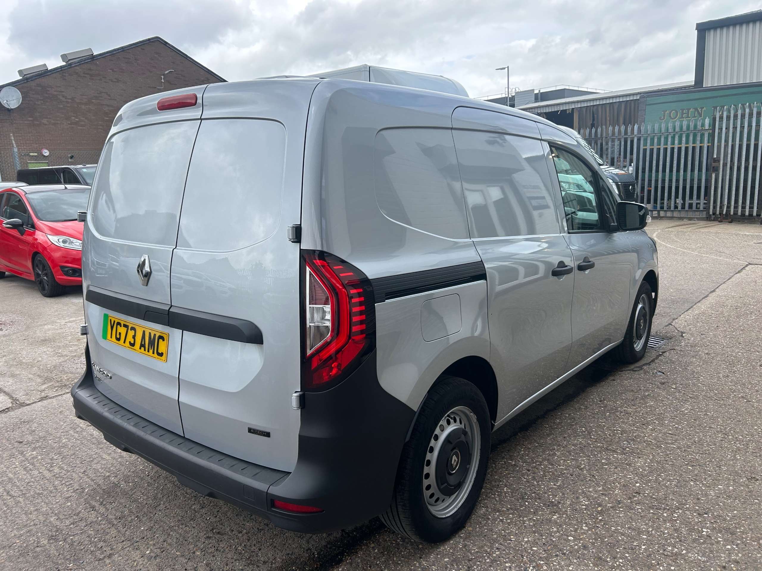 A 2024 RENAULT KANGOO E-Tech ML19 45kWh Start Panel Van 6dr Electric Auto MWB (120 ps) A 2024 RENAULT KANGOO E-Tech ML19 45kWh Start Panel Van 6dr Electric Auto MWB (120 ps)