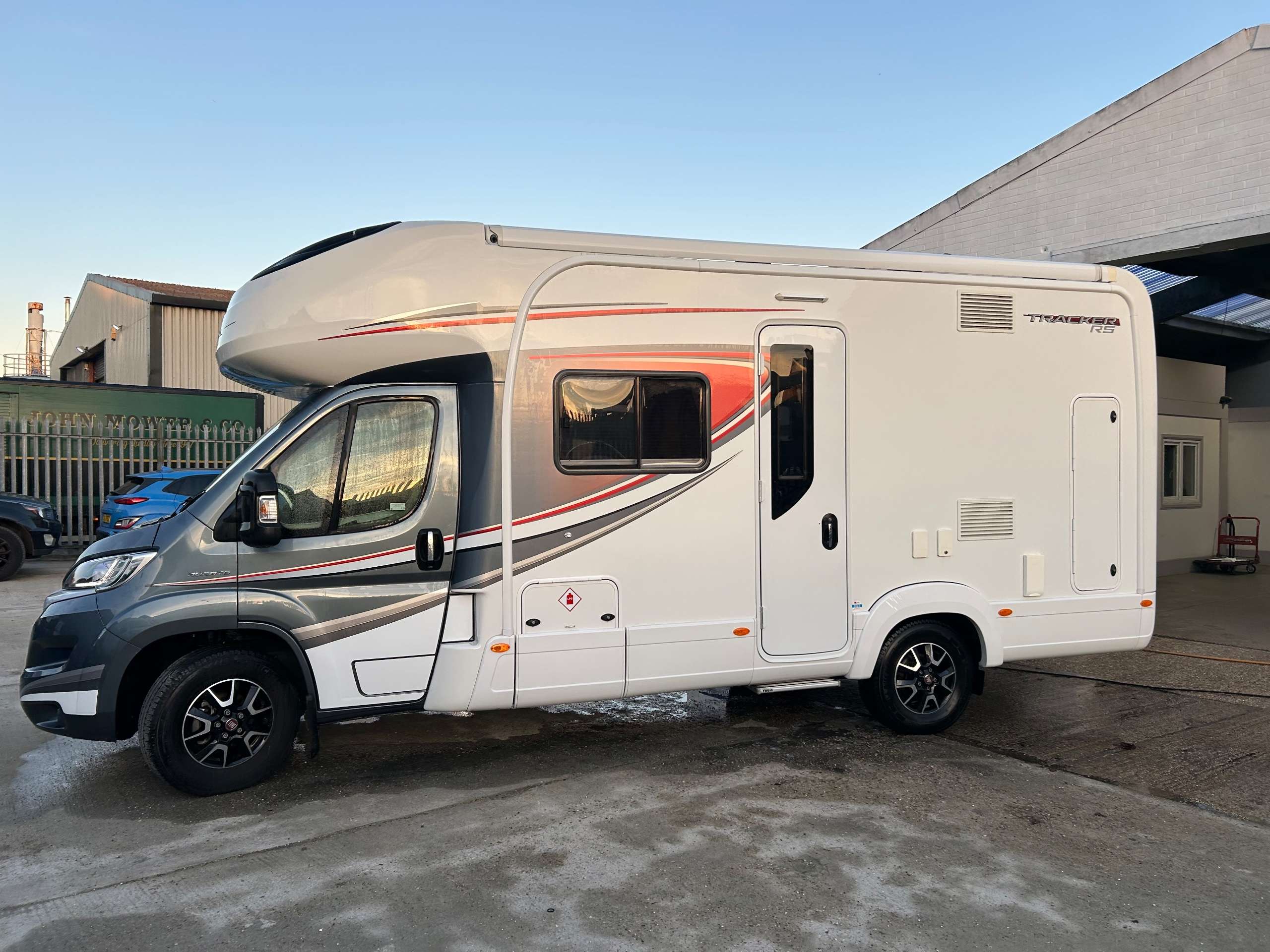 2019 AUTO-TRAIL TRACKER RS 2019 AUTO-TRAIL TRACKER RS