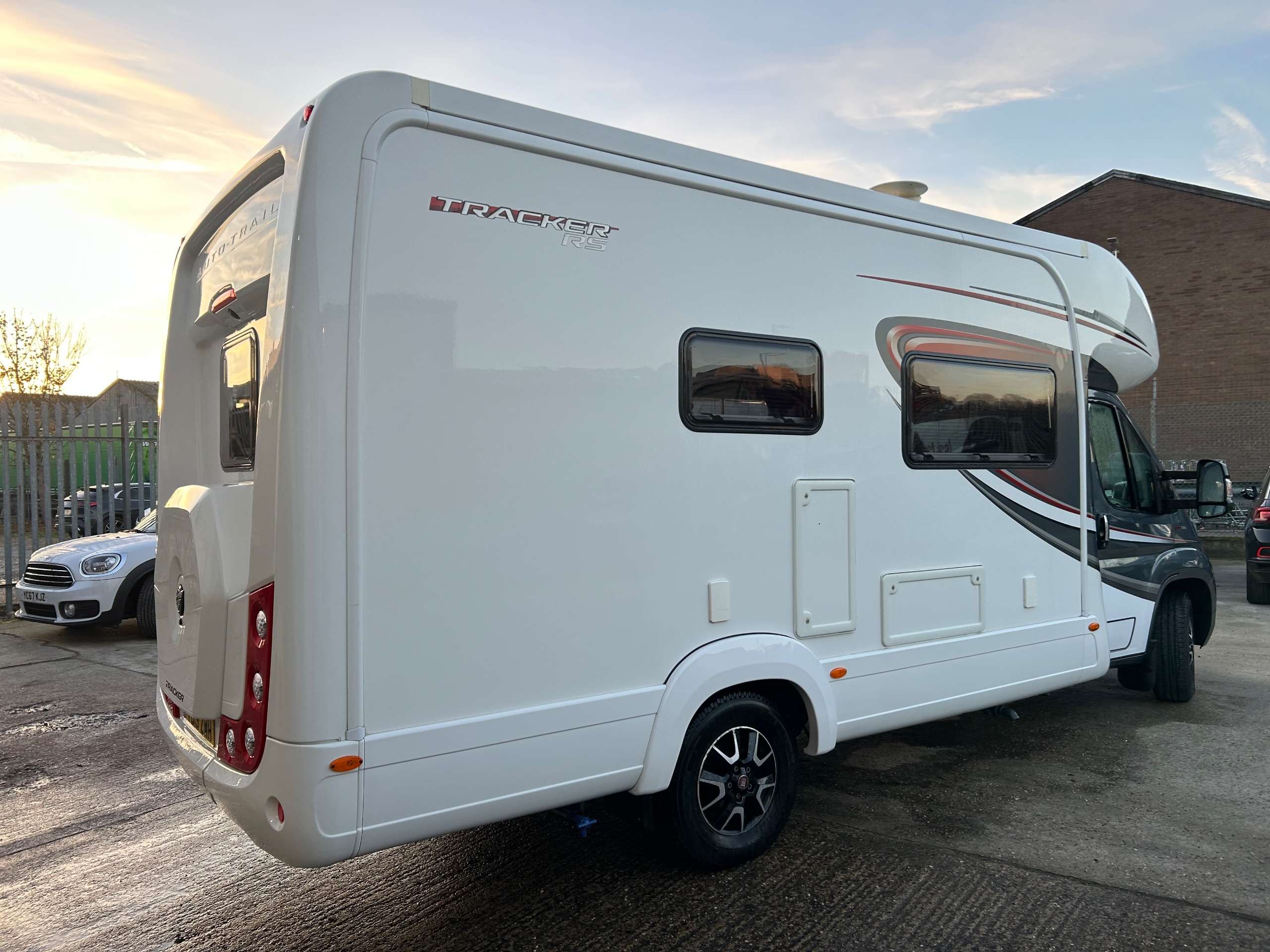 2019 AUTO-TRAIL TRACKER RS 2019 AUTO-TRAIL TRACKER RS