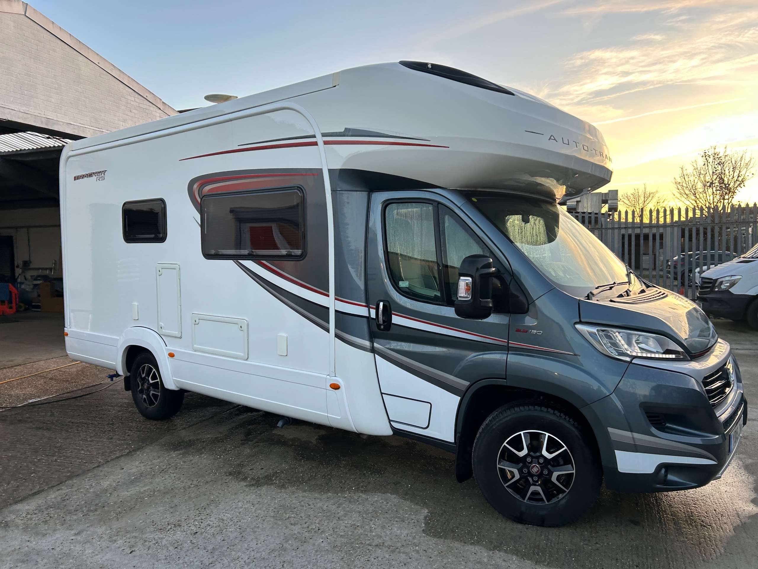 2019 AUTO-TRAIL TRACKER RS 2019 AUTO-TRAIL TRACKER RS