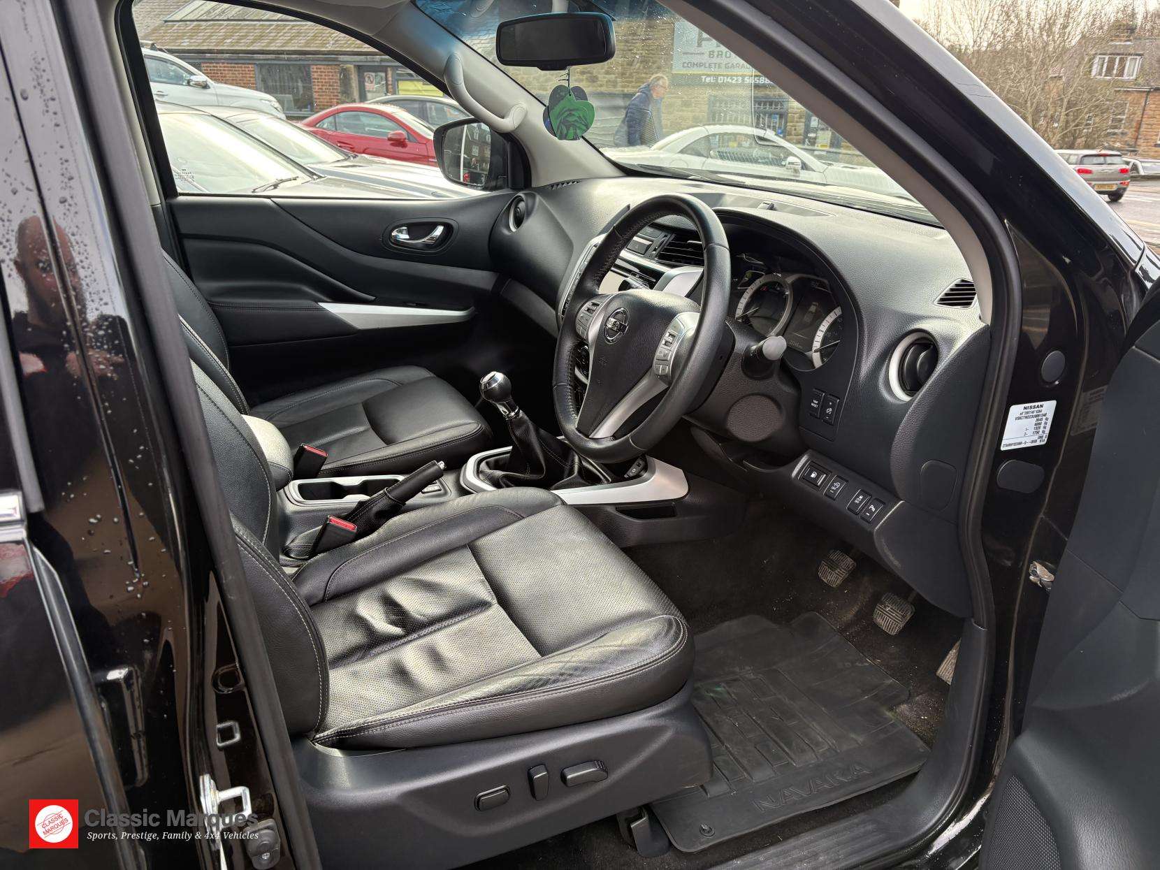 A 2018 NISSAN NAVARA 2.3 dCi Tekna Pickup Double Cab 4dr Diesel Manual 4WD Euro 6 (s/s) (190 ps) A 2018 NISSAN NAVARA 2.3 dCi Tekna Pickup Double Cab 4dr Diesel Manual 4WD Euro 6 (s/s) (190 ps)