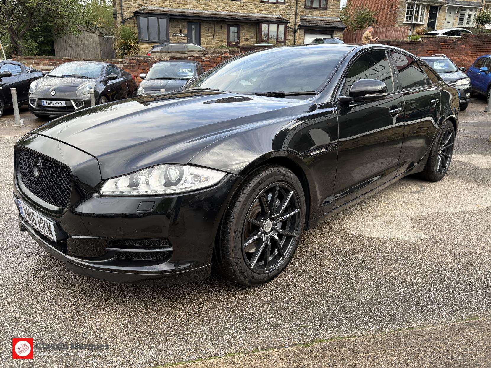 A 2016 JAGUAR XJ 3.0d V6 Portfolio Saloon 4dr Diesel Auto Euro 5 (275 ps) A 2016 JAGUAR XJ 3.0d V6 Portfolio Saloon 4dr Diesel Auto Euro 5 (275 ps)