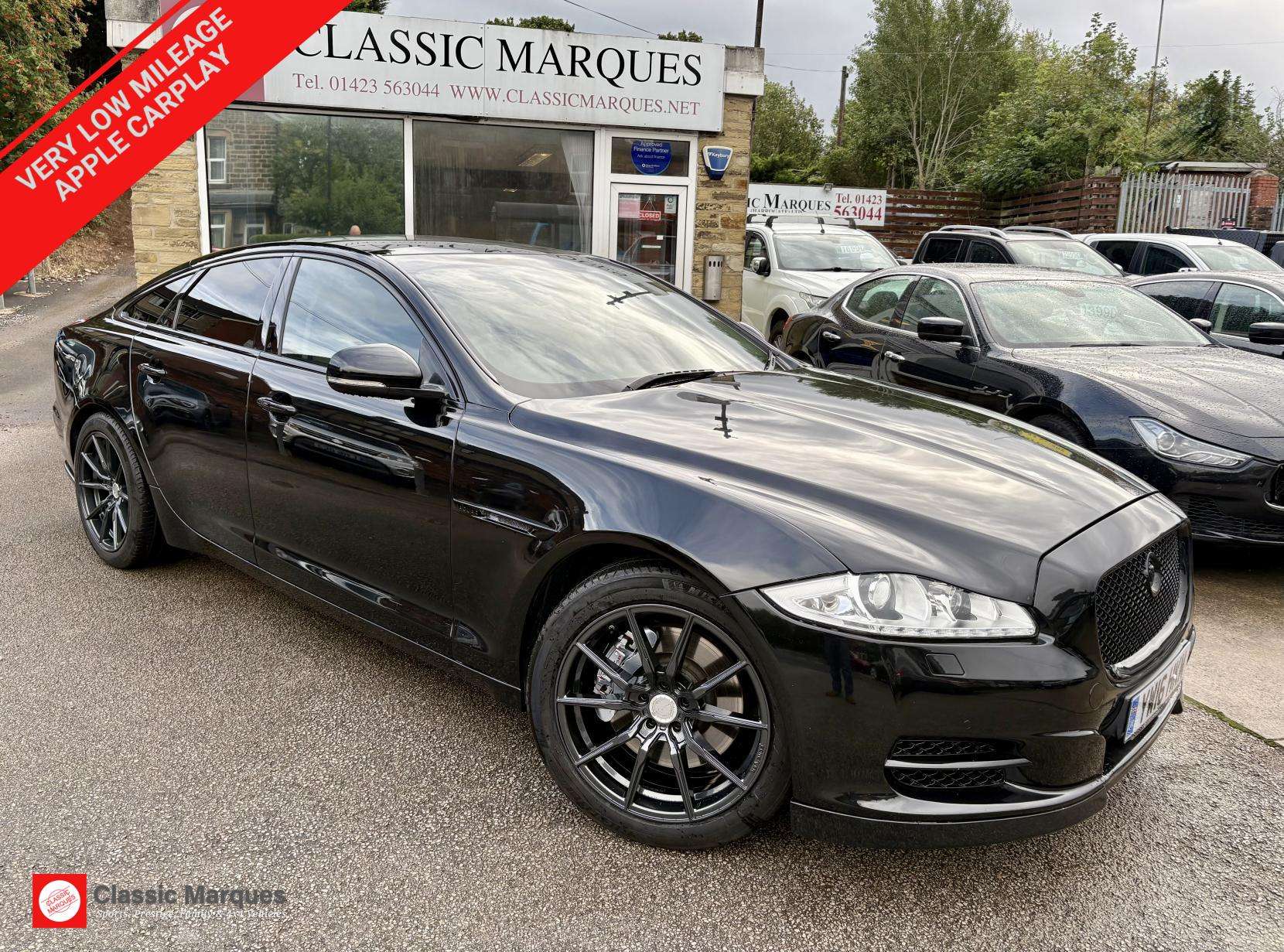 A 2016 JAGUAR XJ 3.0d V6 Portfolio Saloon 4dr Diesel Auto Euro 5 (275 ps) A 2016 JAGUAR XJ 3.0d V6 Portfolio Saloon 4dr Diesel Auto Euro 5 (275 ps)