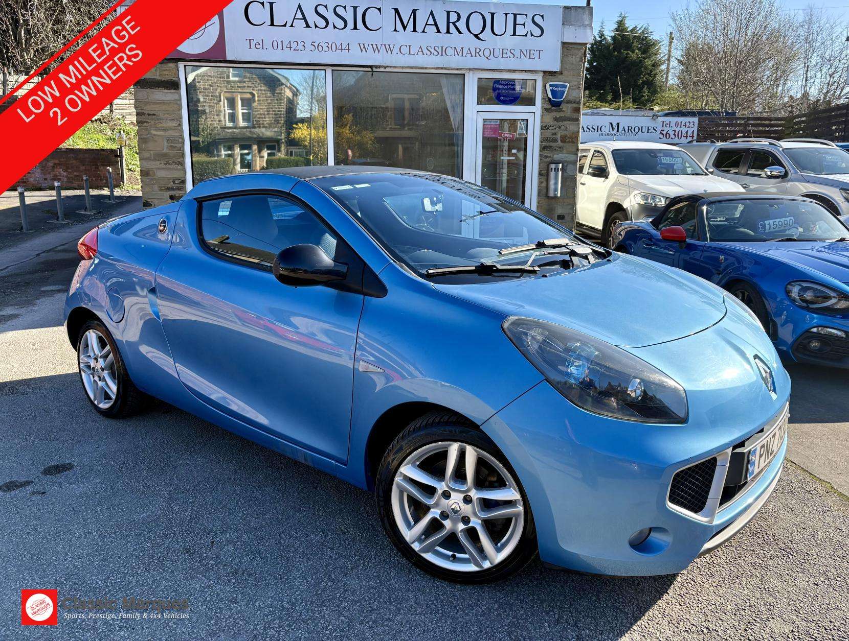 A 2011 RENAULT WIND 1.2 TCe Dynamique Convertible 2dr Petrol Manual Euro 5 (100 ps) A 2011 RENAULT WIND 1.2 TCe Dynamique Convertible 2dr Petrol Manual Euro 5 (100 ps)