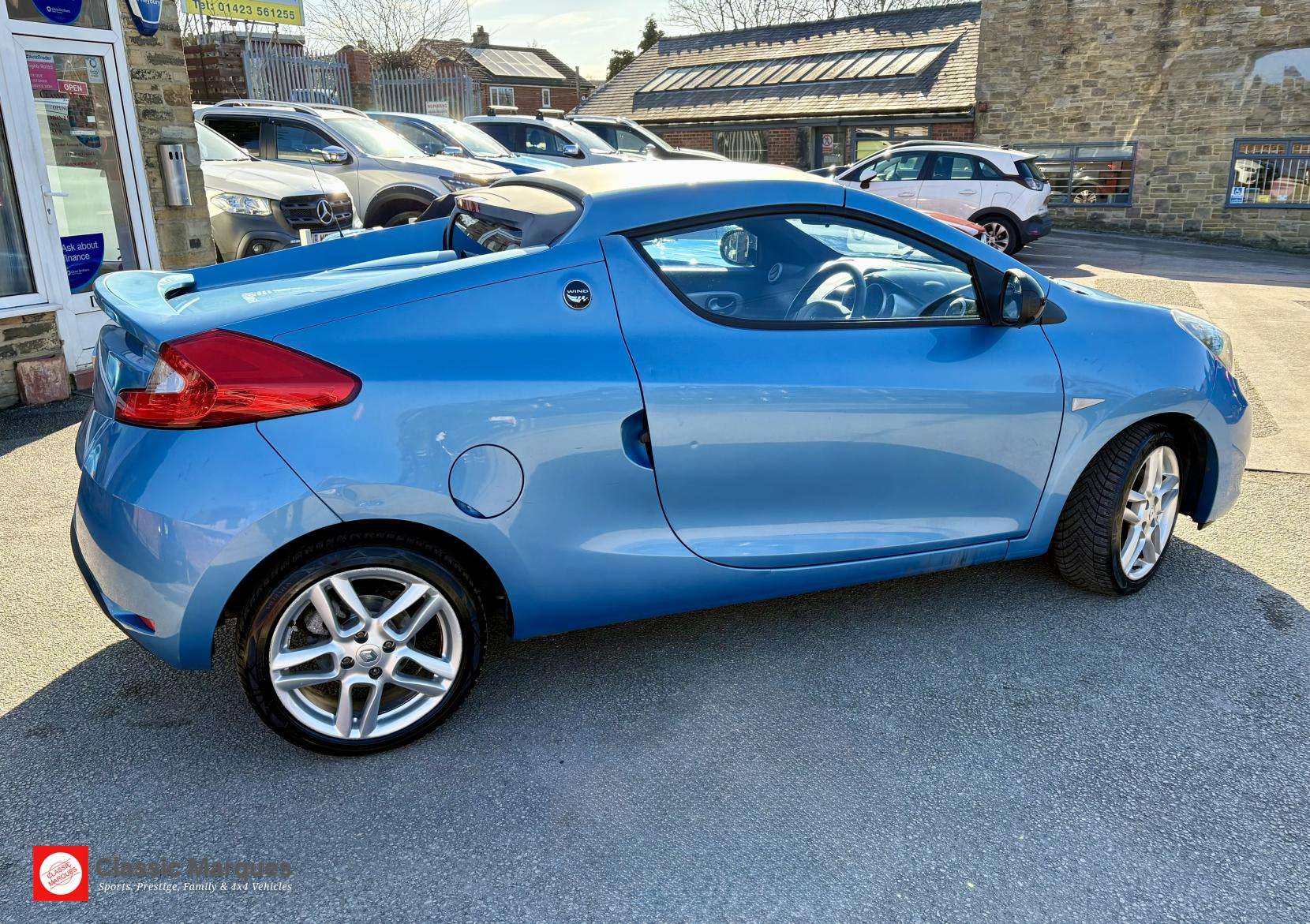 A 2011 RENAULT WIND 1.2 TCe Dynamique Convertible 2dr Petrol Manual Euro 5 (100 ps) A 2011 RENAULT WIND 1.2 TCe Dynamique Convertible 2dr Petrol Manual Euro 5 (100 ps)