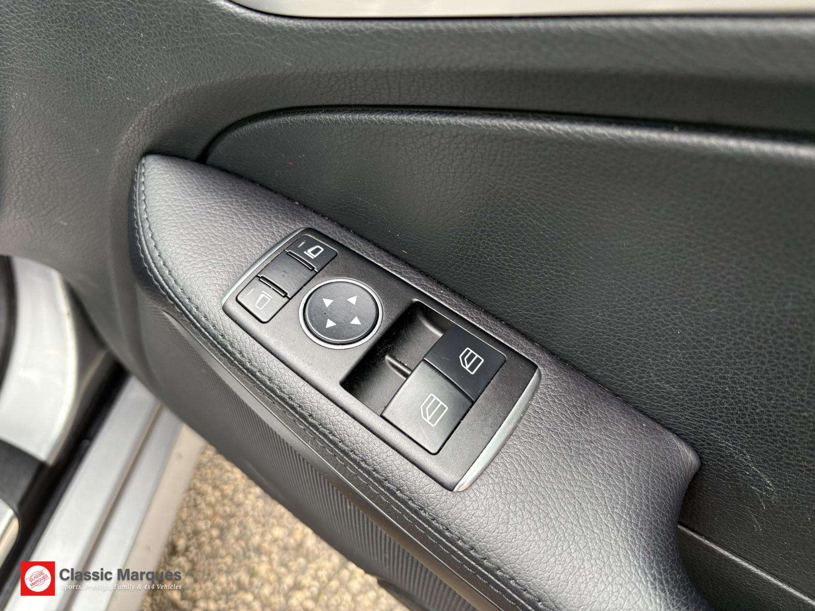 2012 MERCEDES-BENZ SLK 2012 MERCEDES-BENZ SLK