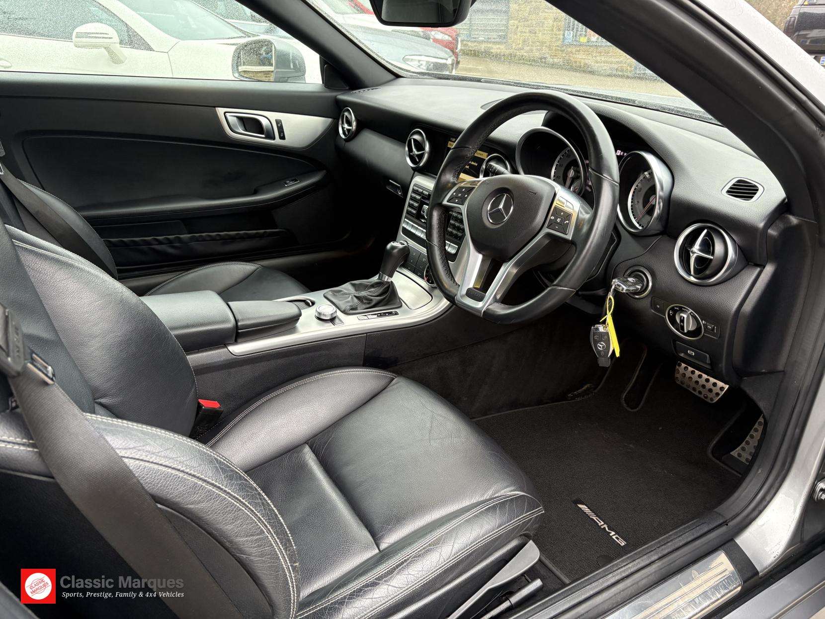 A 2012 MERCEDES-BENZ SLK 3.5 SLK350 BlueEfficiency AMG Sport Convertible 2dr Petrol G-Tronic+ Euro 5 (s/s) (306 ps) A 2012 MERCEDES-BENZ SLK 3.5 SLK350 BlueEfficiency AMG Sport Convertible 2dr Petrol G-Tronic+ Euro 5 (s/s) (306 ps)