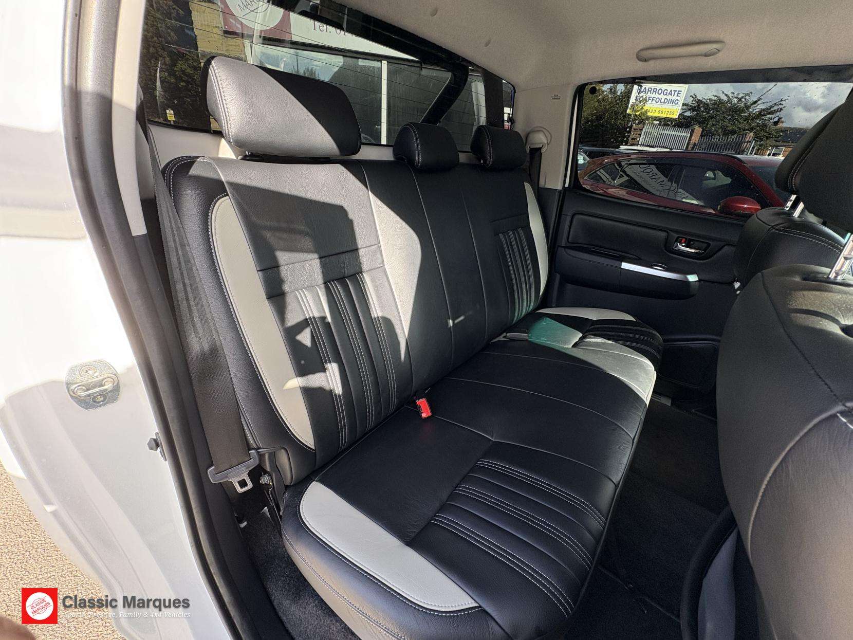 2015 TOYOTA HILUX 2015 TOYOTA HILUX