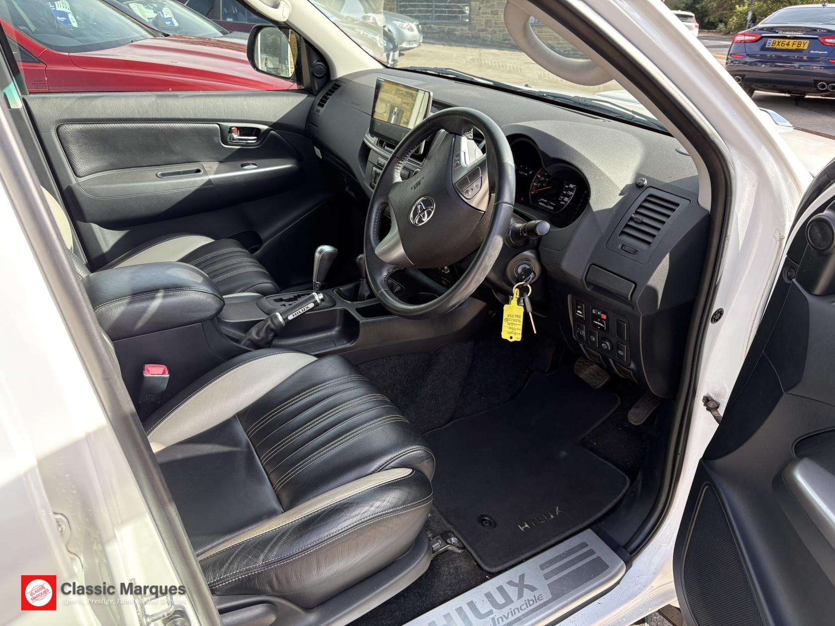 2015 TOYOTA HILUX 2015 TOYOTA HILUX