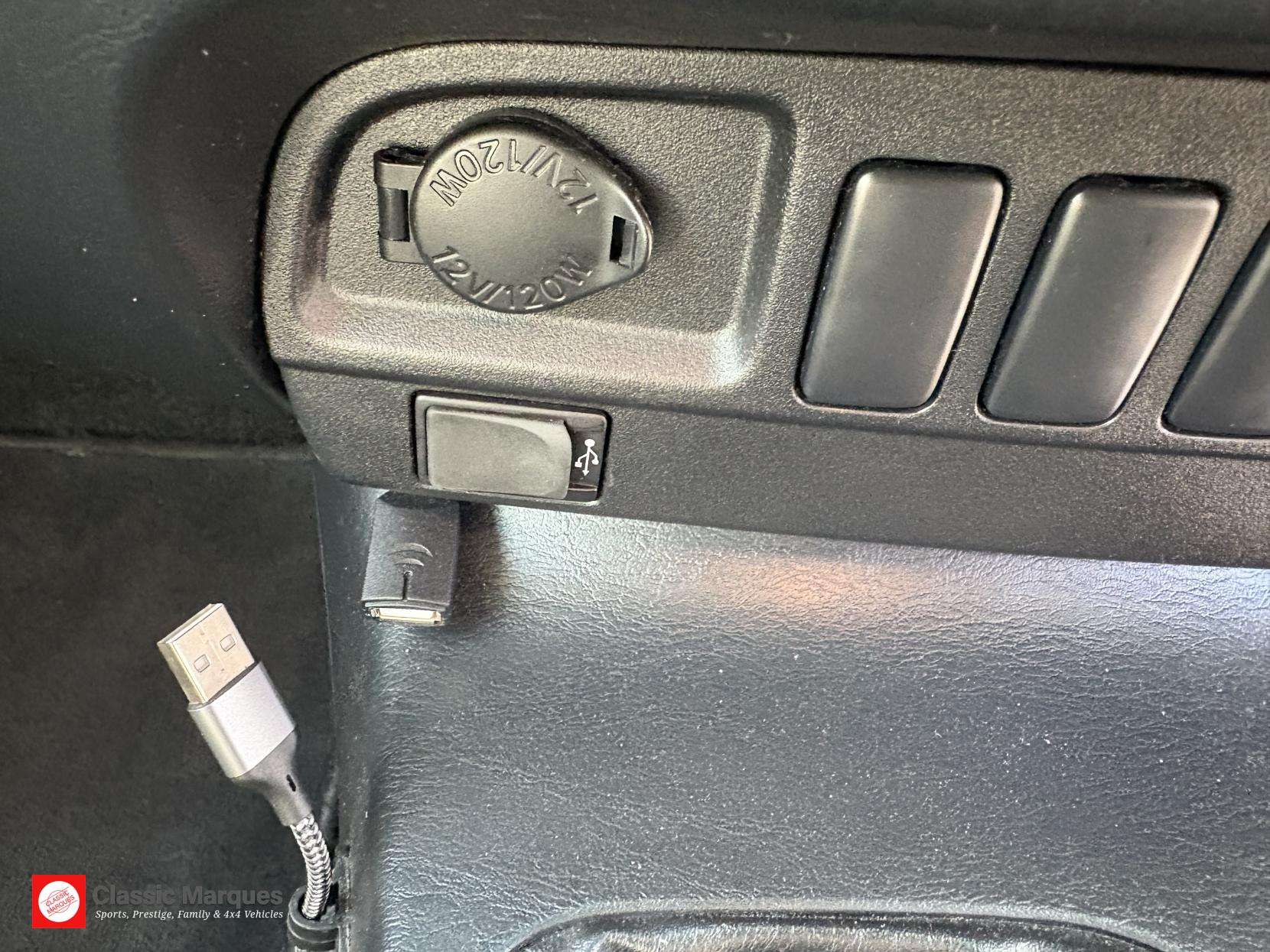 2015 TOYOTA HILUX 2015 TOYOTA HILUX