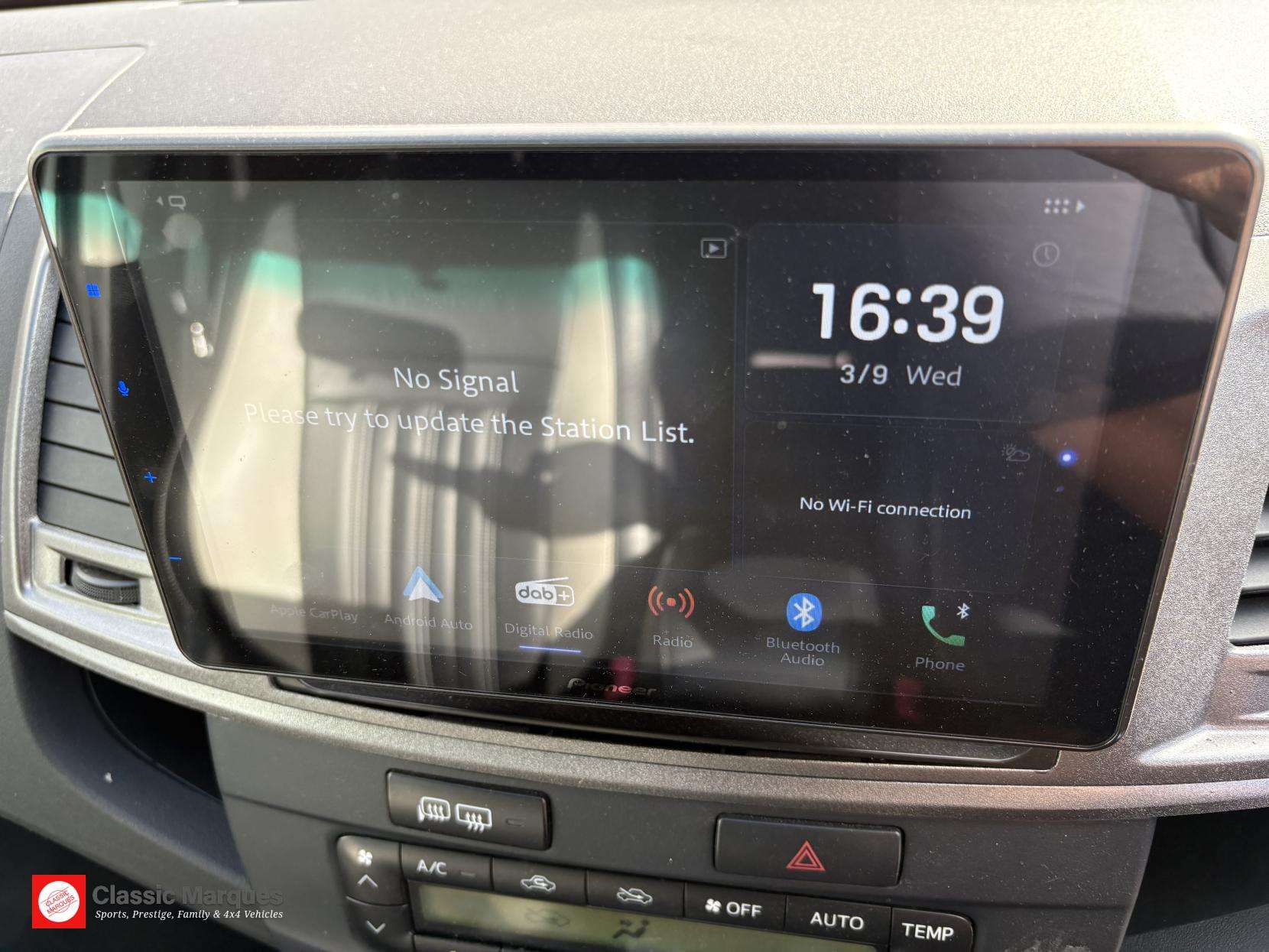 2015 TOYOTA HILUX 2015 TOYOTA HILUX