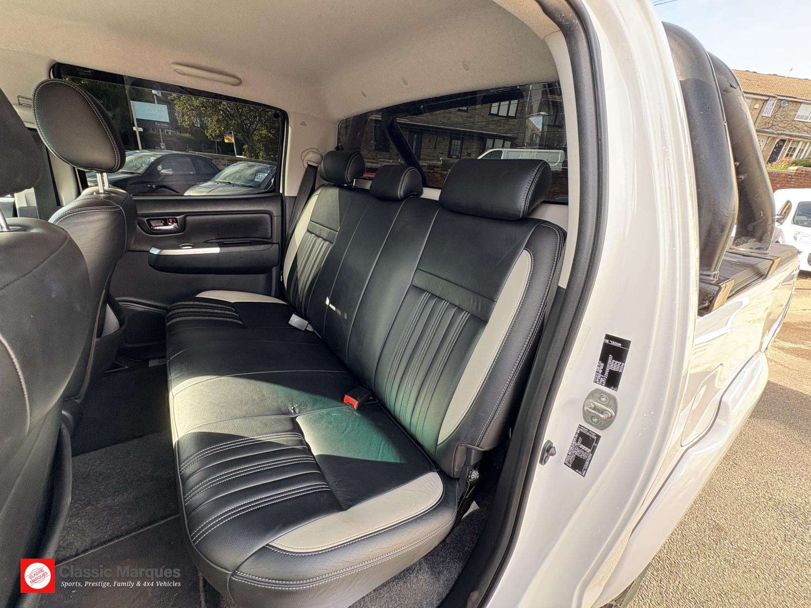 2015 TOYOTA HILUX 2015 TOYOTA HILUX