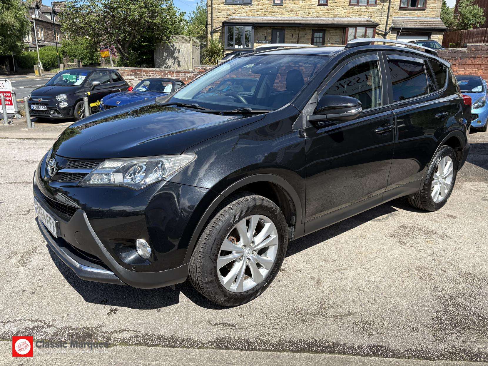 A 2014 TOYOTA RAV4 2.2 D-4D Invincible SUV 5dr Diesel Manual 4WD Euro 5 (150 ps) A 2014 TOYOTA RAV4 2.2 D-4D Invincible SUV 5dr Diesel Manual 4WD Euro 5 (150 ps)