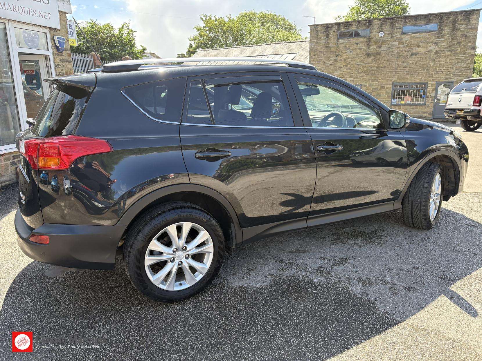 A 2014 TOYOTA RAV4 2.2 D-4D Invincible SUV 5dr Diesel Manual 4WD Euro 5 (150 ps) A 2014 TOYOTA RAV4 2.2 D-4D Invincible SUV 5dr Diesel Manual 4WD Euro 5 (150 ps)